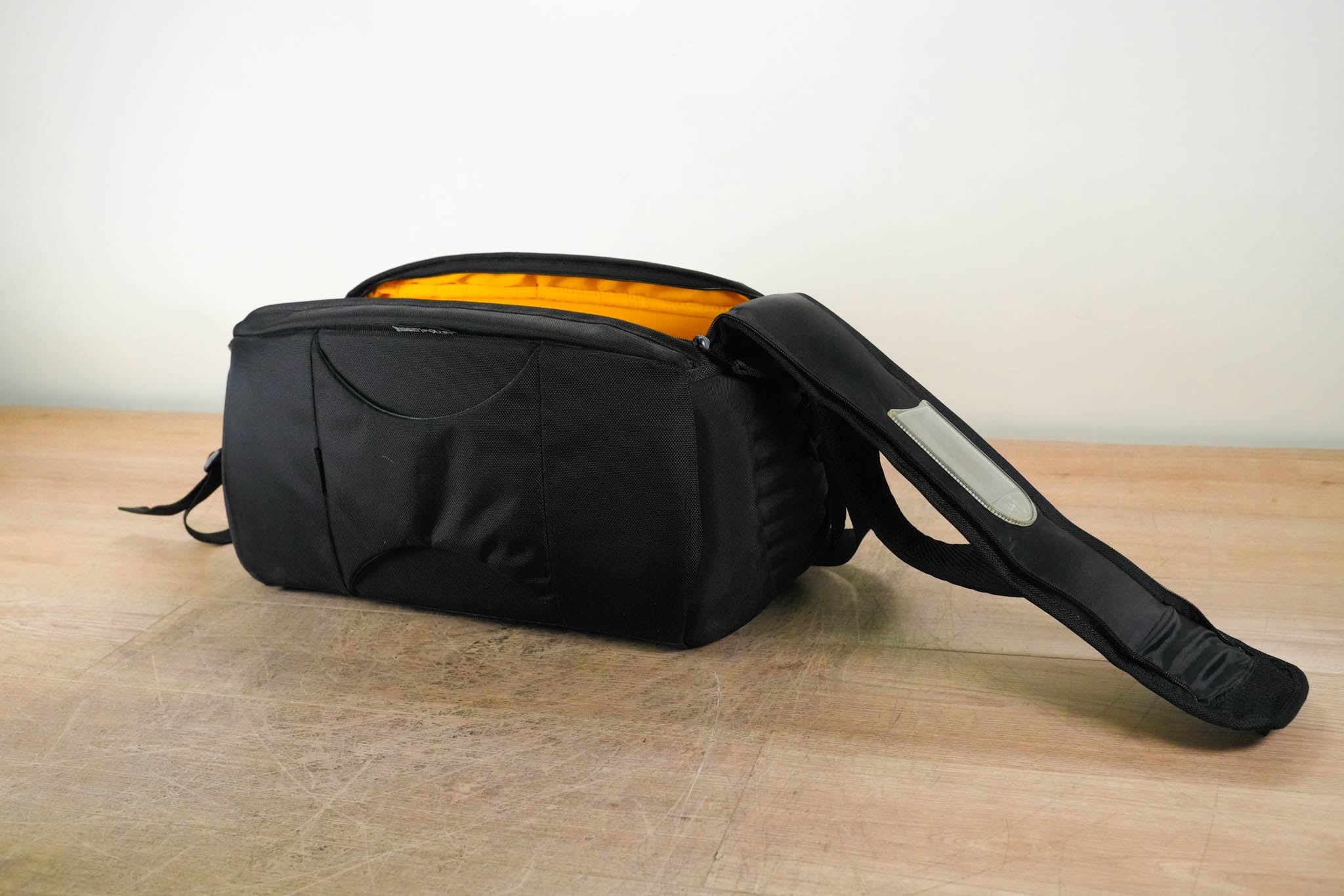 Kata CC-193 Shoulder Case for Camcorders