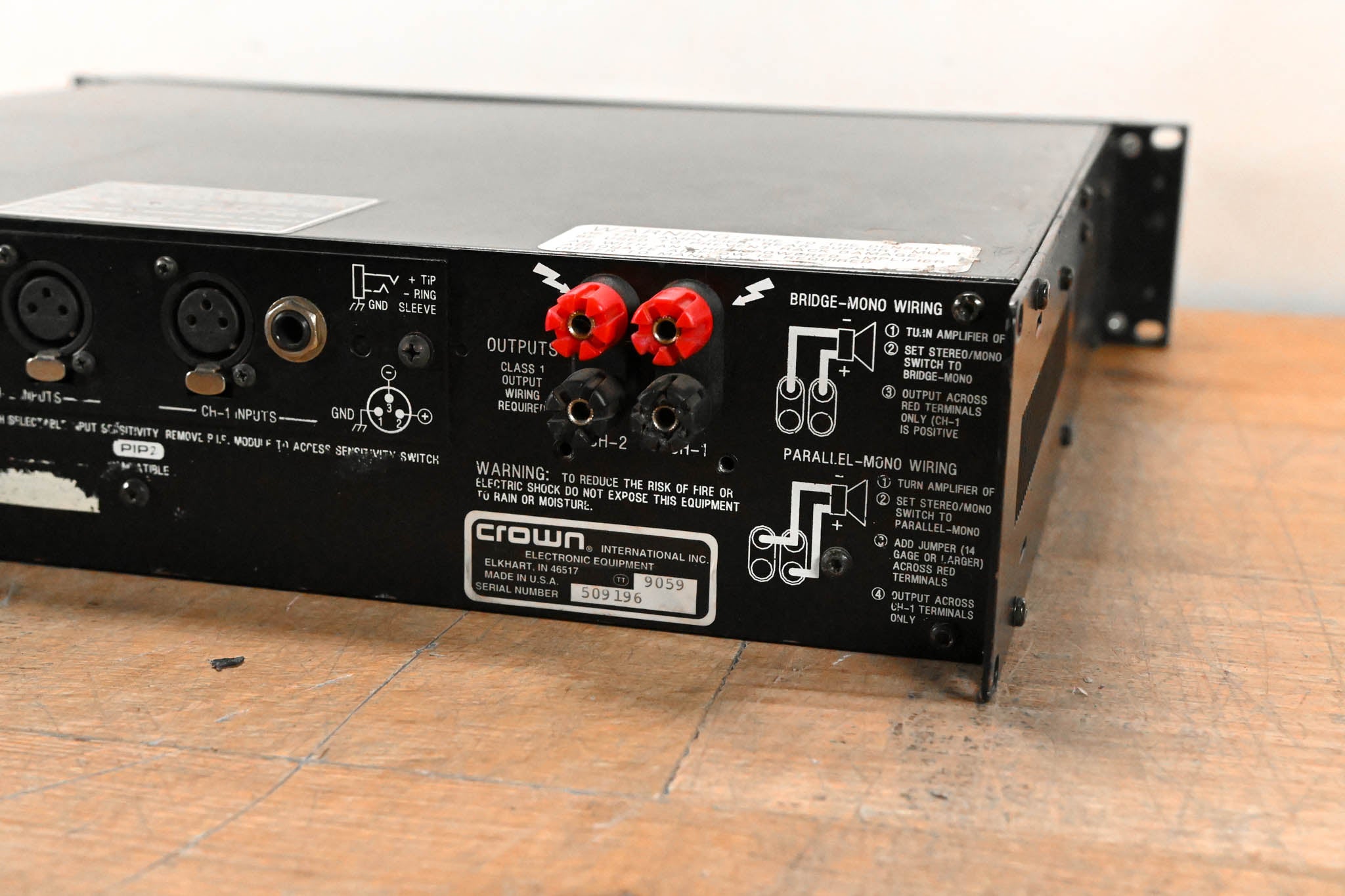 Crown Macro-Tech 2402 2-Channel Power Amplifier