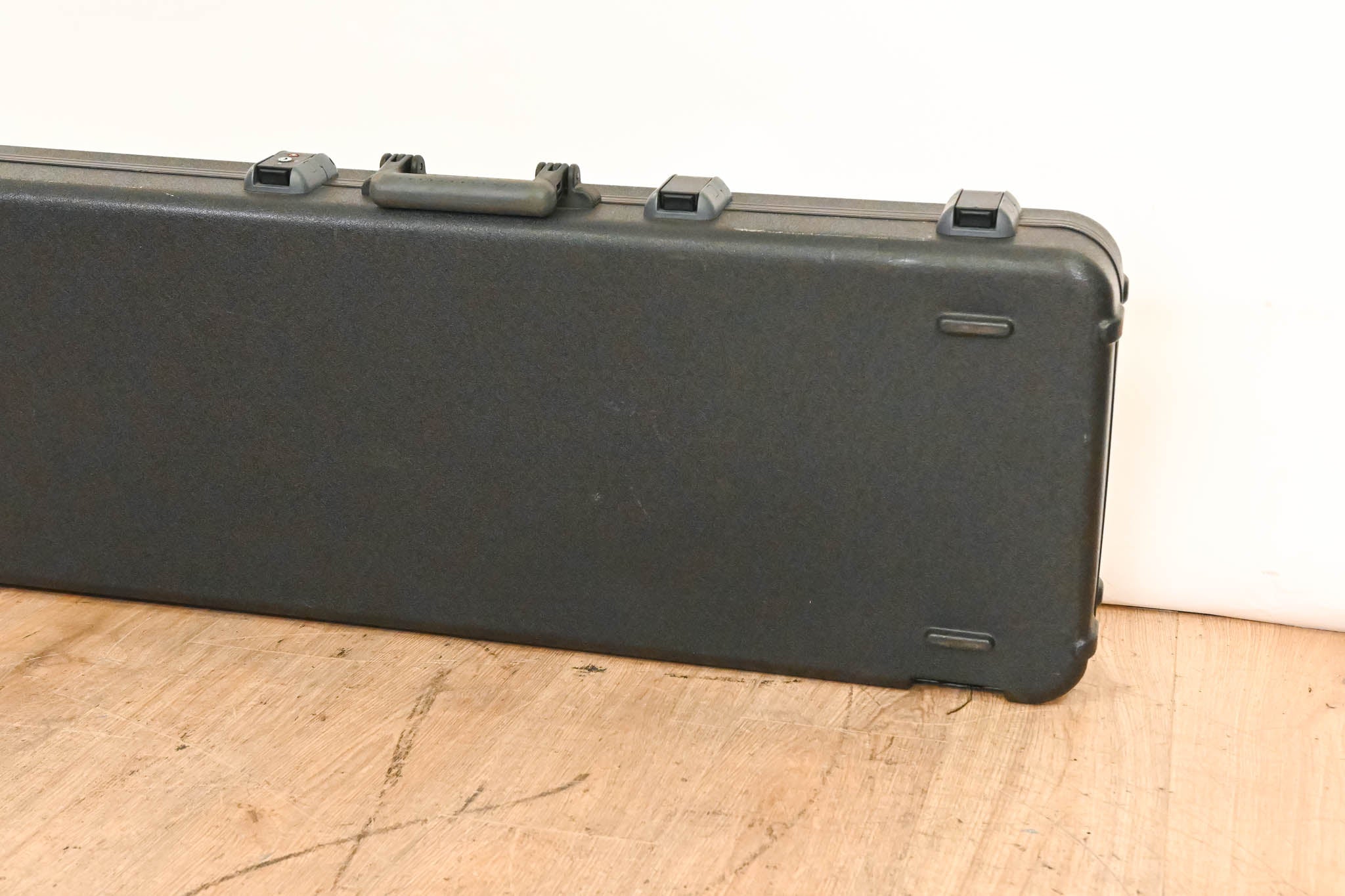 Fender Deluxe Molded Stratocaster/Telecaster Case - Black