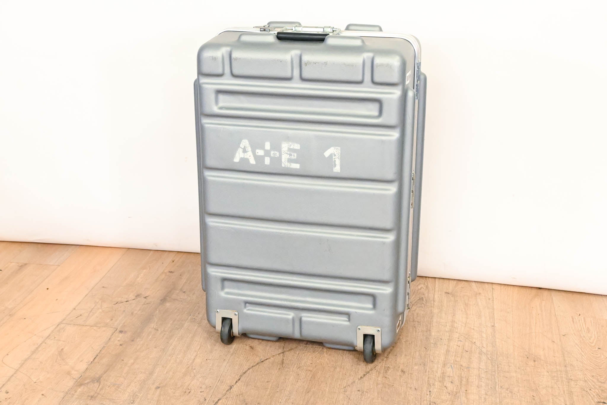 Ikegami Thermodyne Camera Case - Interior Dimensions 31" x 20" x 12"