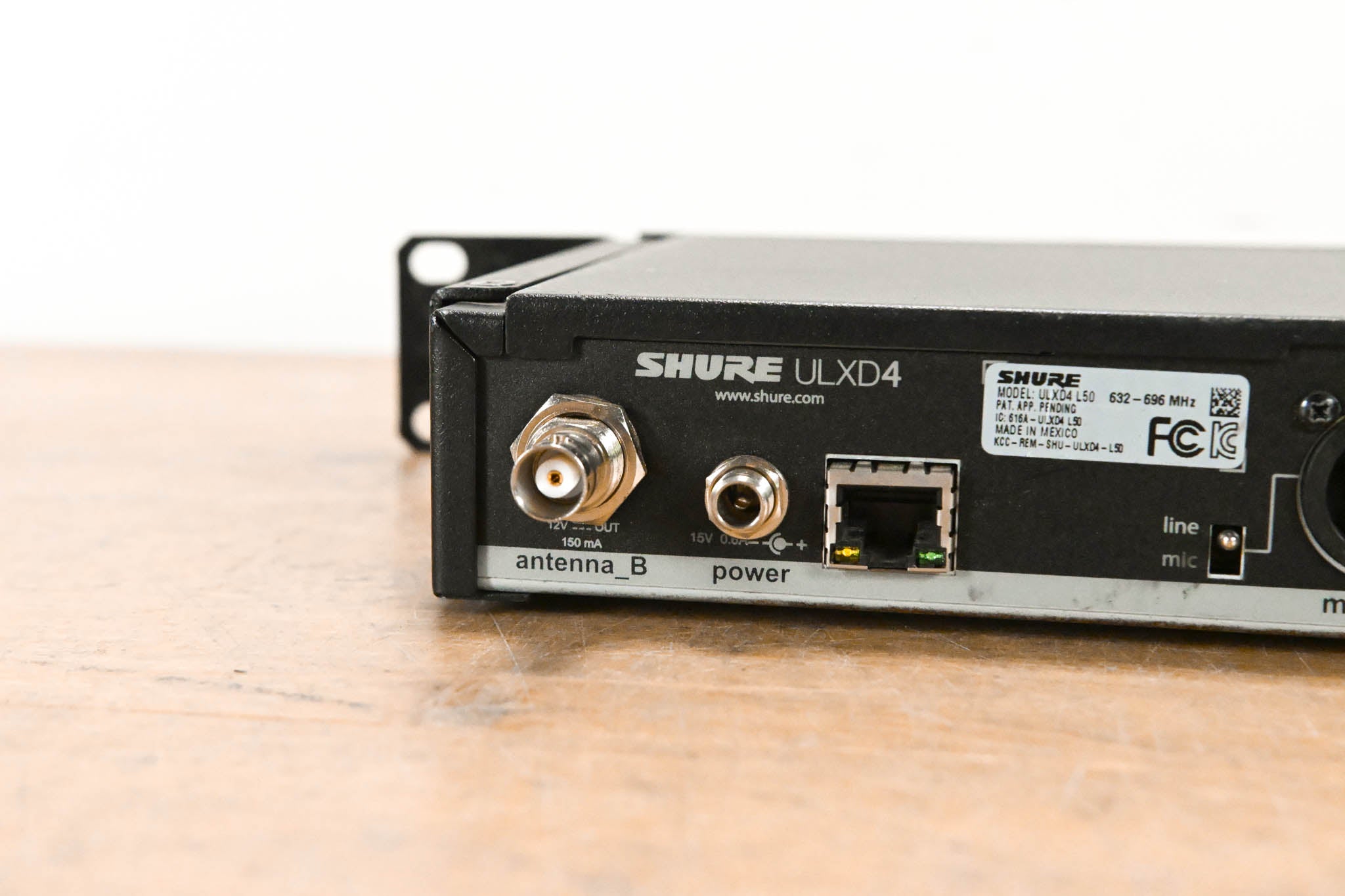 Shure ULXD4 Digital Wireless Receiver L50 Range: 632-696 MHz (NO PSU)