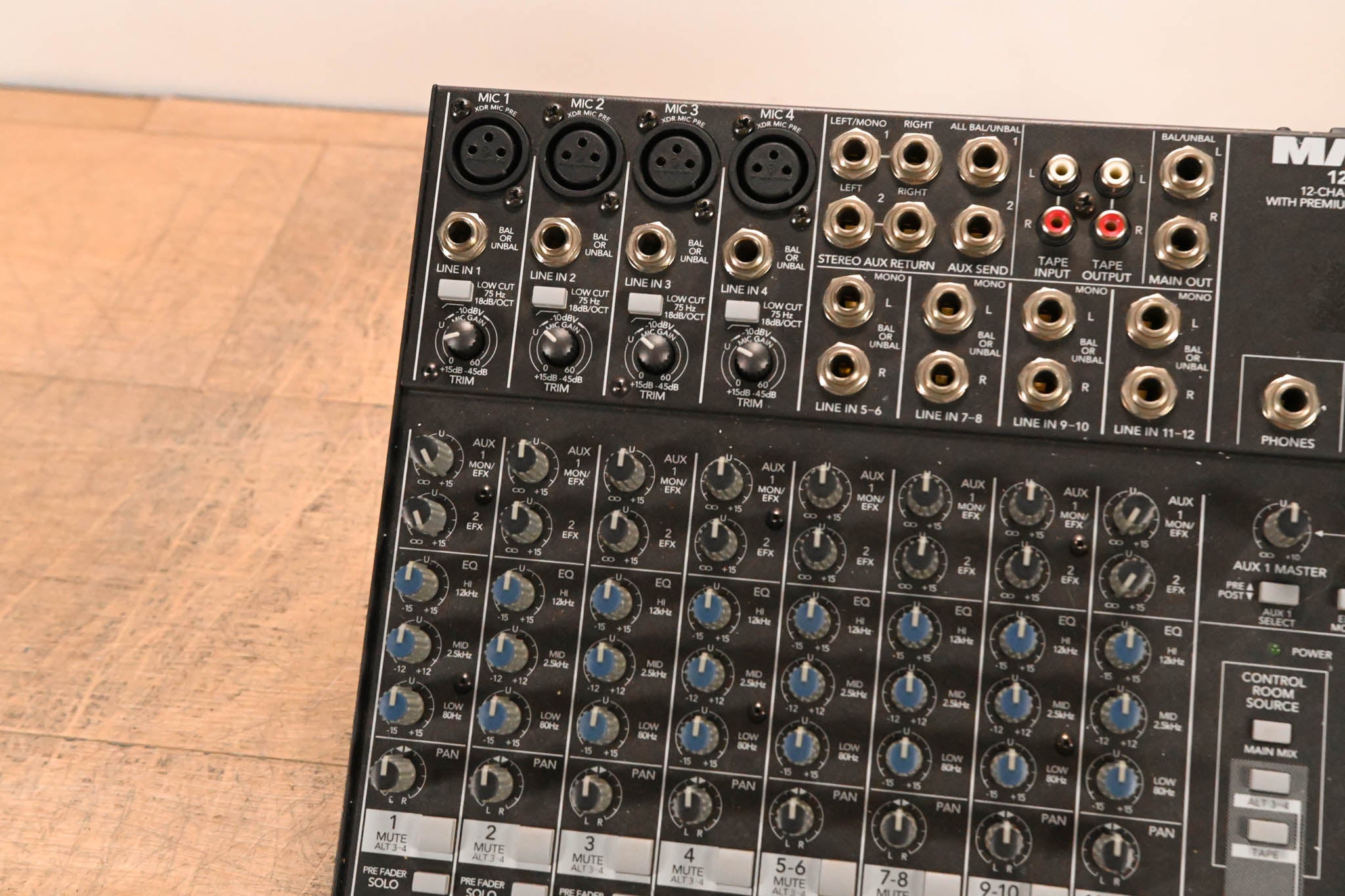 Mackie 1202-VLZ PRO 12-Channel Mic/Line Mixer