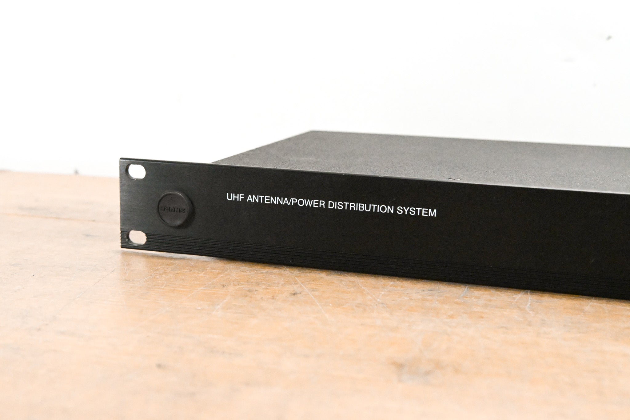 Shure UA844SWB Antenna Distribution System - 470-952 MHz (NO PSU)