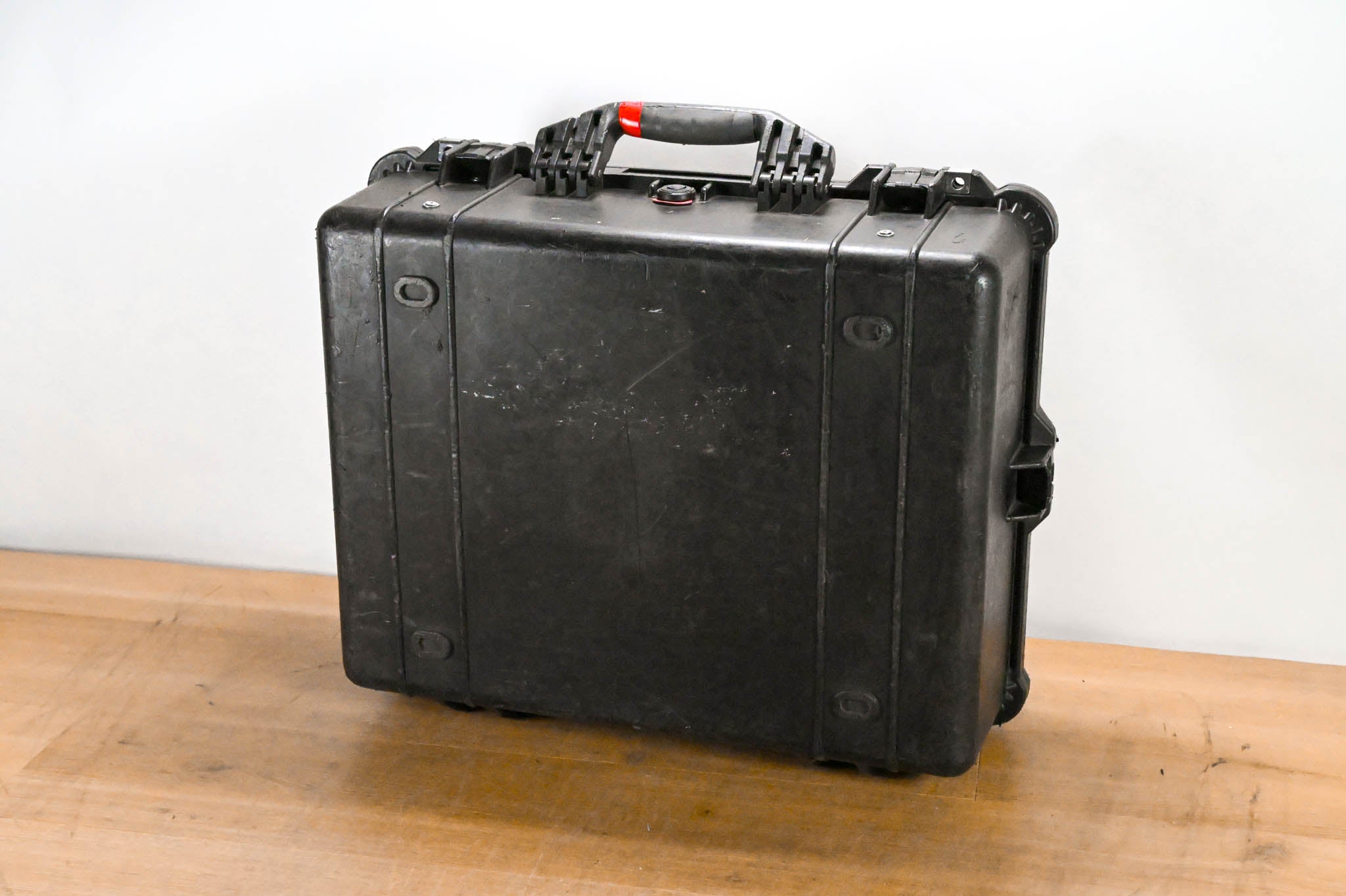Pelican 1600 Protector Case