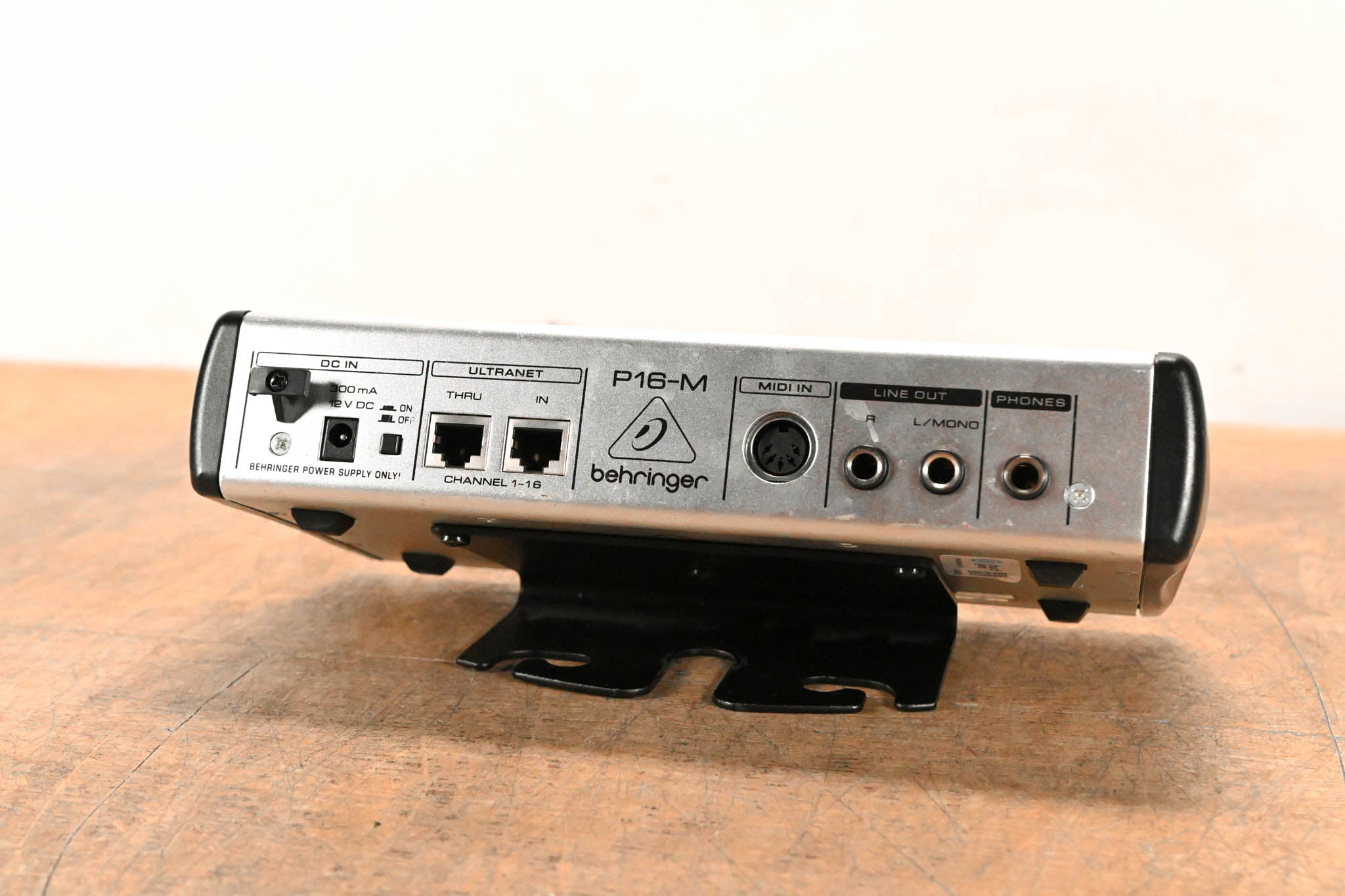 Behringer Powerplay P16-M 16-Channel Digital Personal Mixer