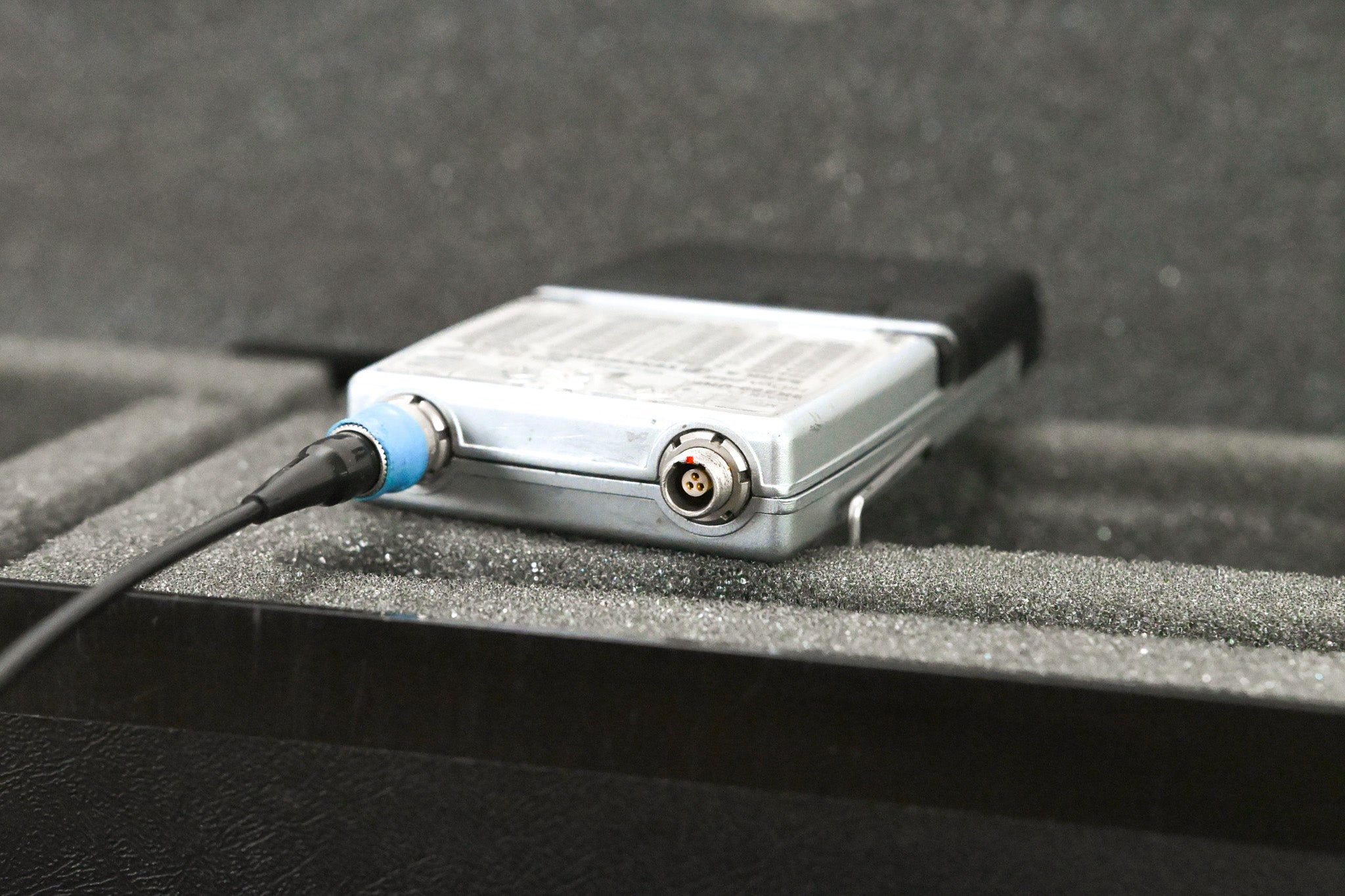 Sennheiser EM 3032-U Mikroport Receiver w/ SK250 Bodypacks 584-608 MHz