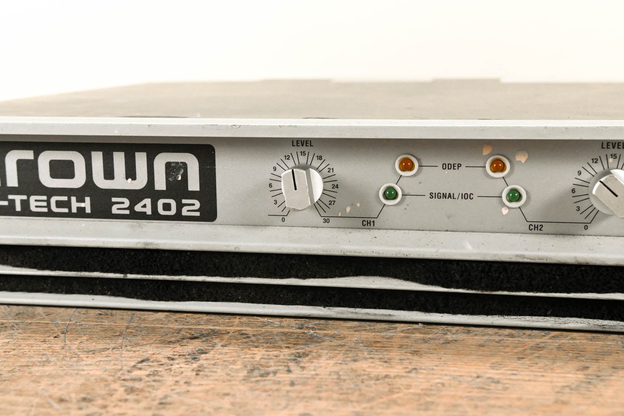 Crown Macro-Tech 2402 2-Channel Power Amplifier