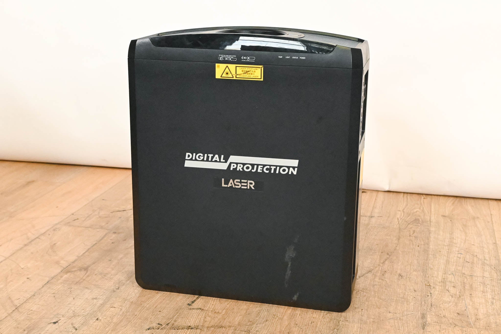 Digital Projection E-Vision 9100 WU WUXGA Large Venue DLP Projector