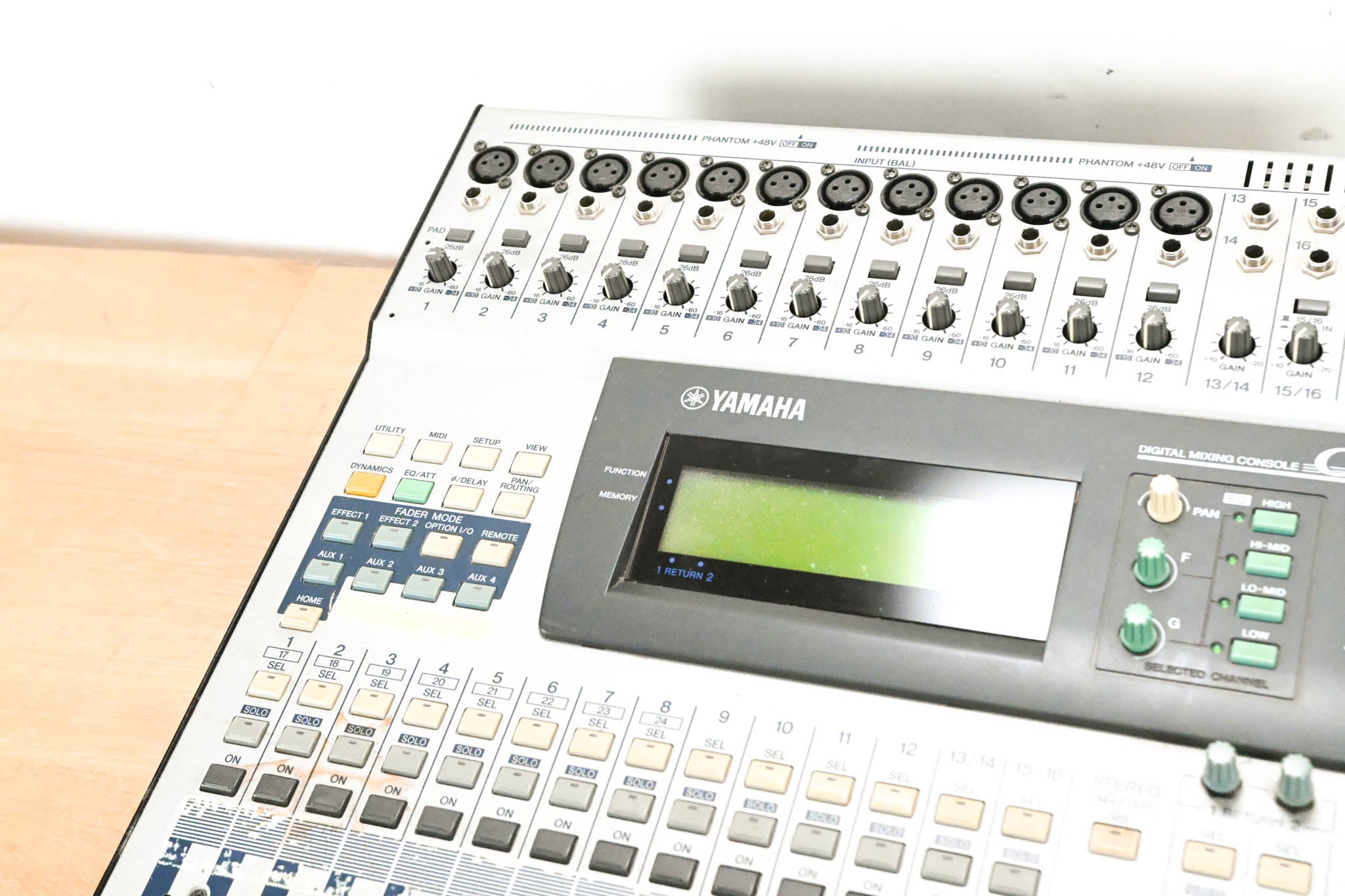 Yamaha 01V 16-Channel Digital Audio Console