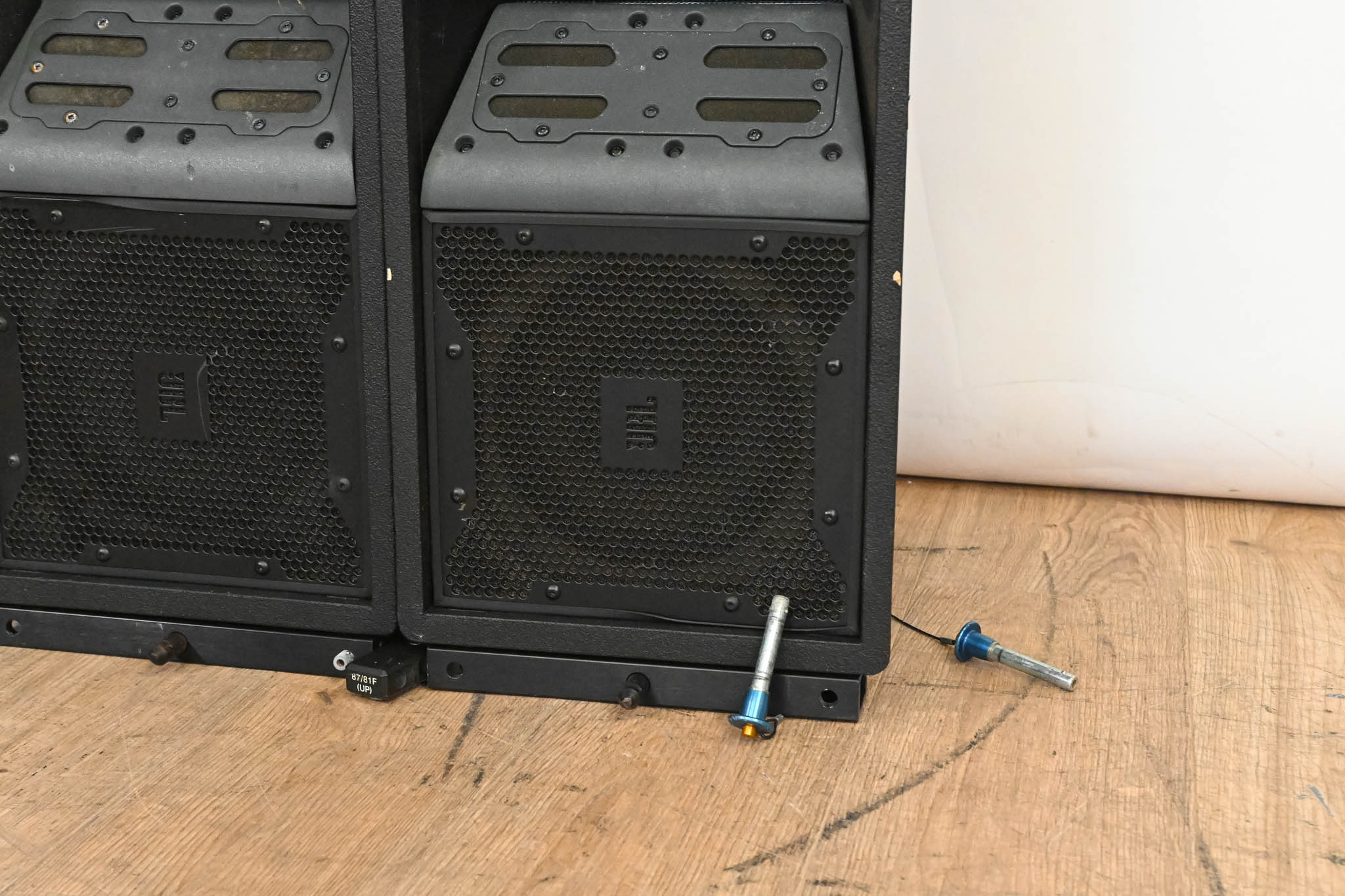 JBL VT4887 Compact Bi-Amplified 3-Way Line Array Element (PAIR
