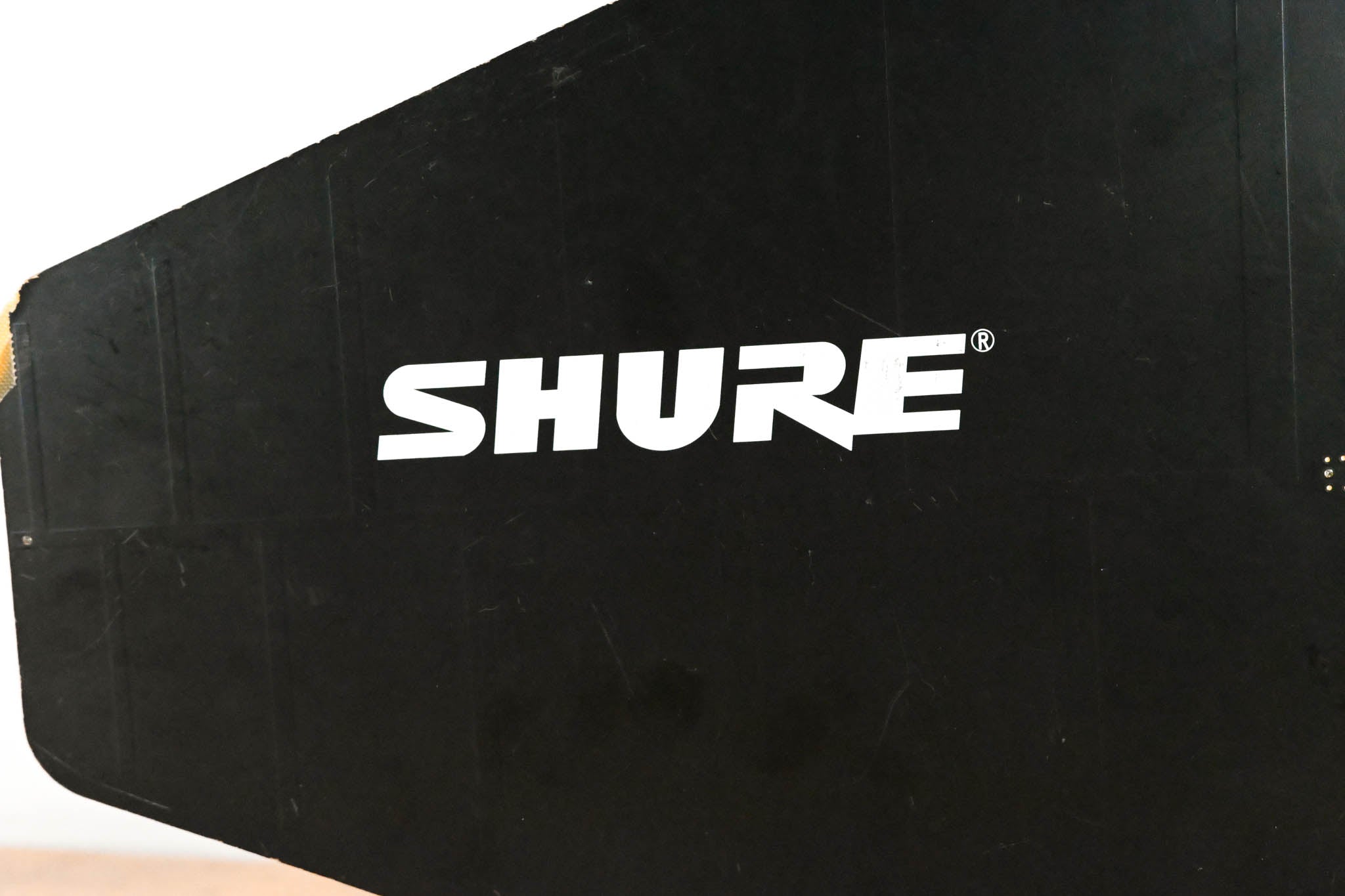 Shure UA870WB UHF Active Directional Antenna