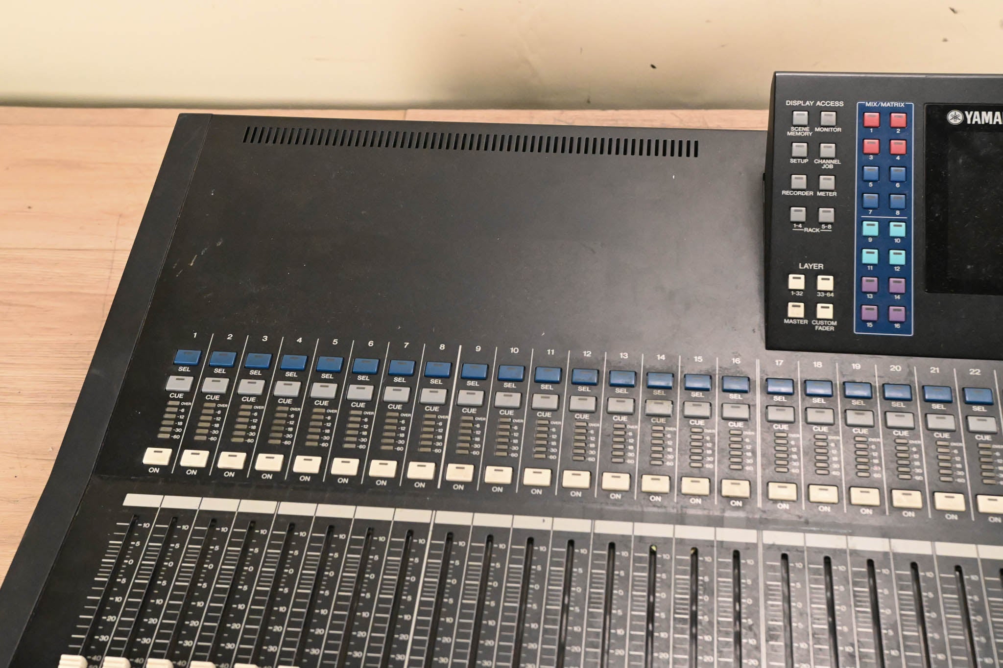 Yamaha LS9-32 32-Input Digital Mixing Console