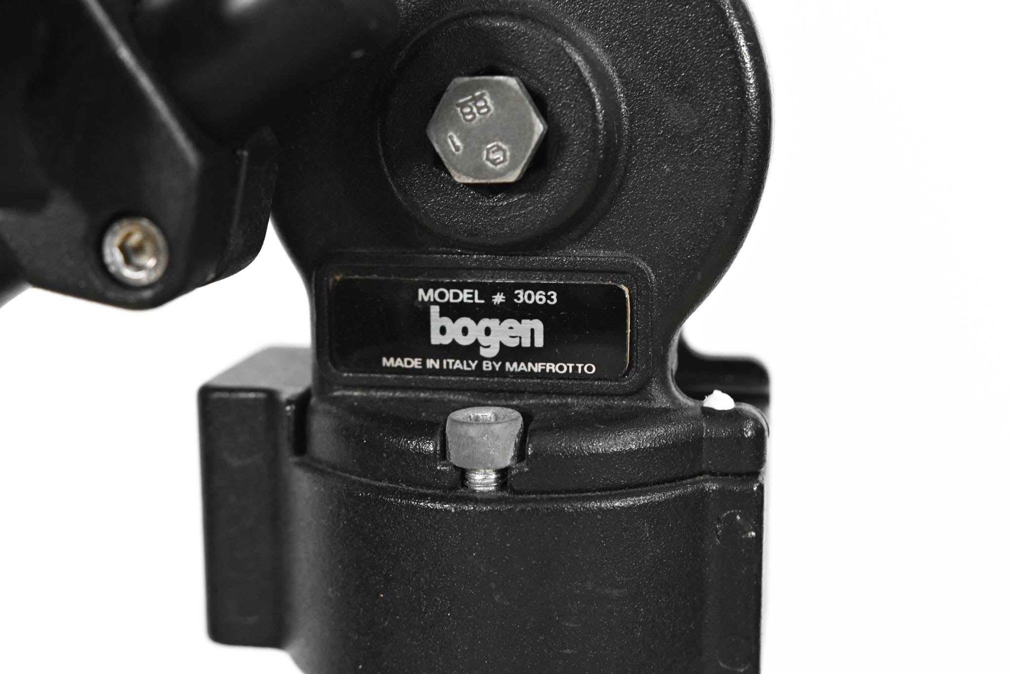 Manfrotto/Bogen 3046 Video Tripod with 3063 Fluid Head