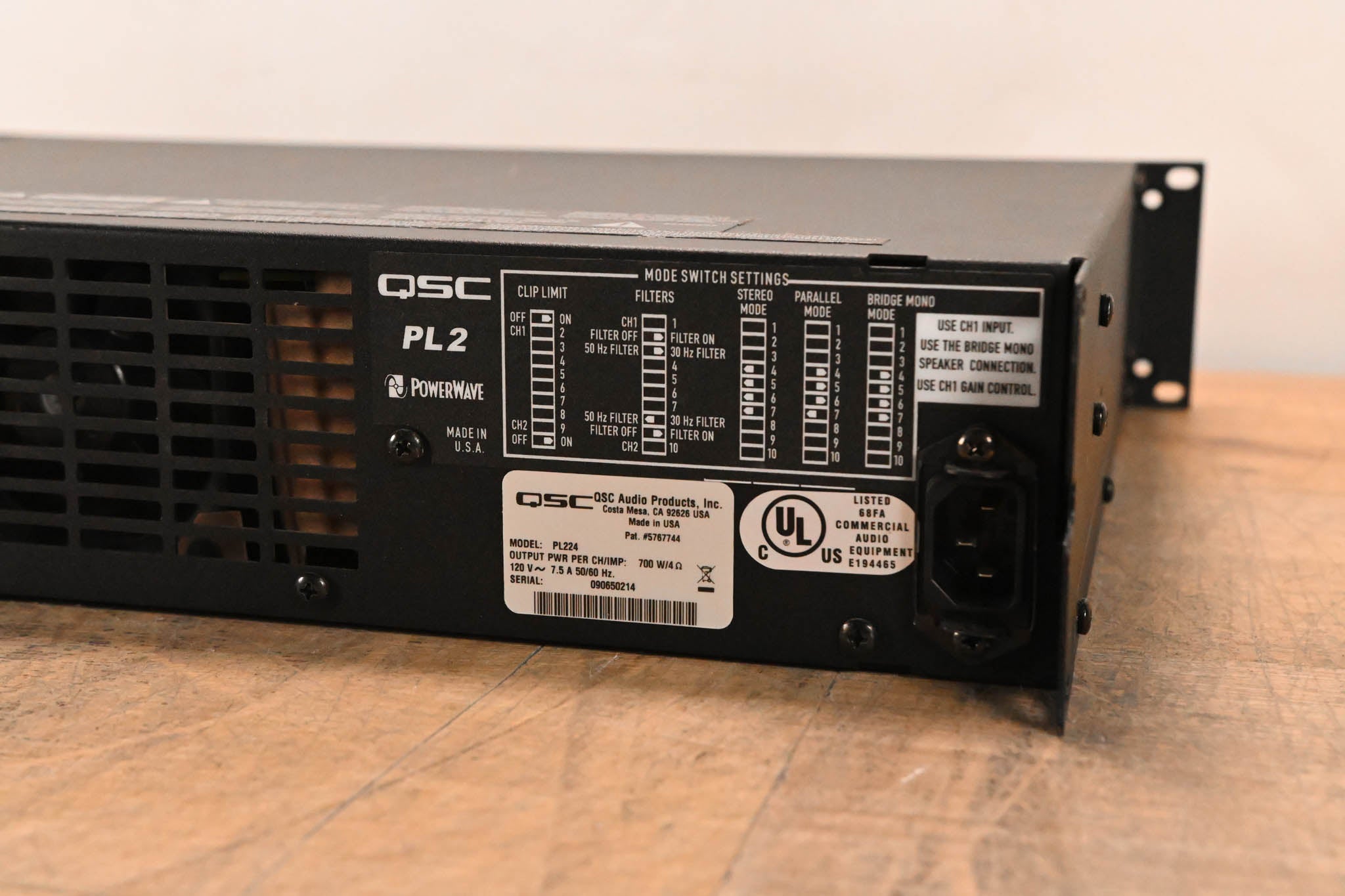 QSC PL224 PowerLight 2 Series 2-Channel Power Amplifier