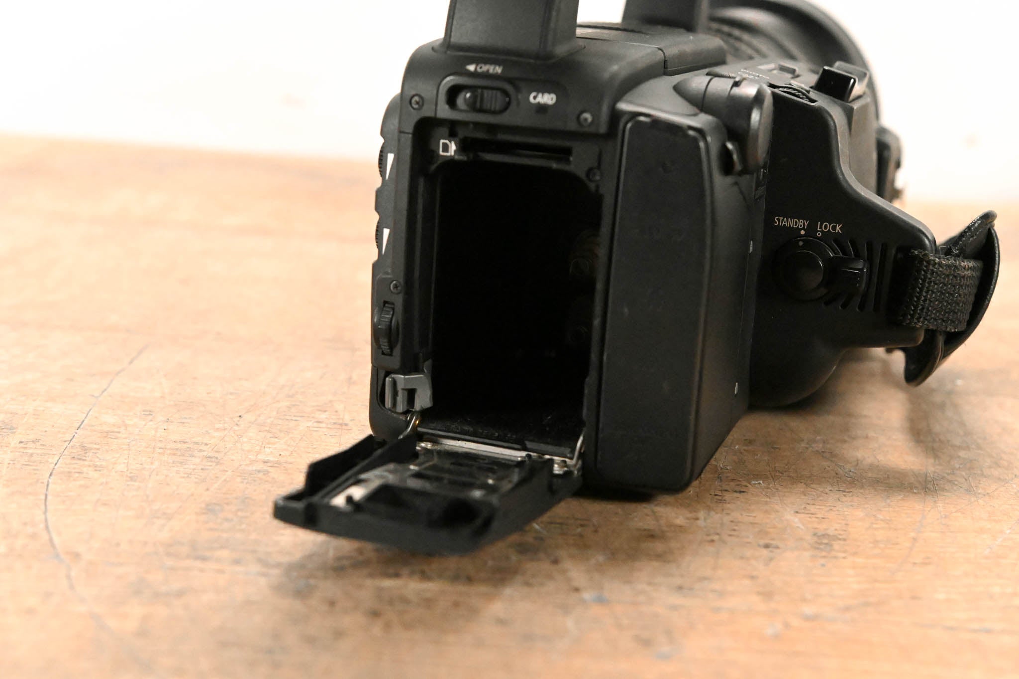 Canon XH-A1 3CCD 1080i HDV Camcorder