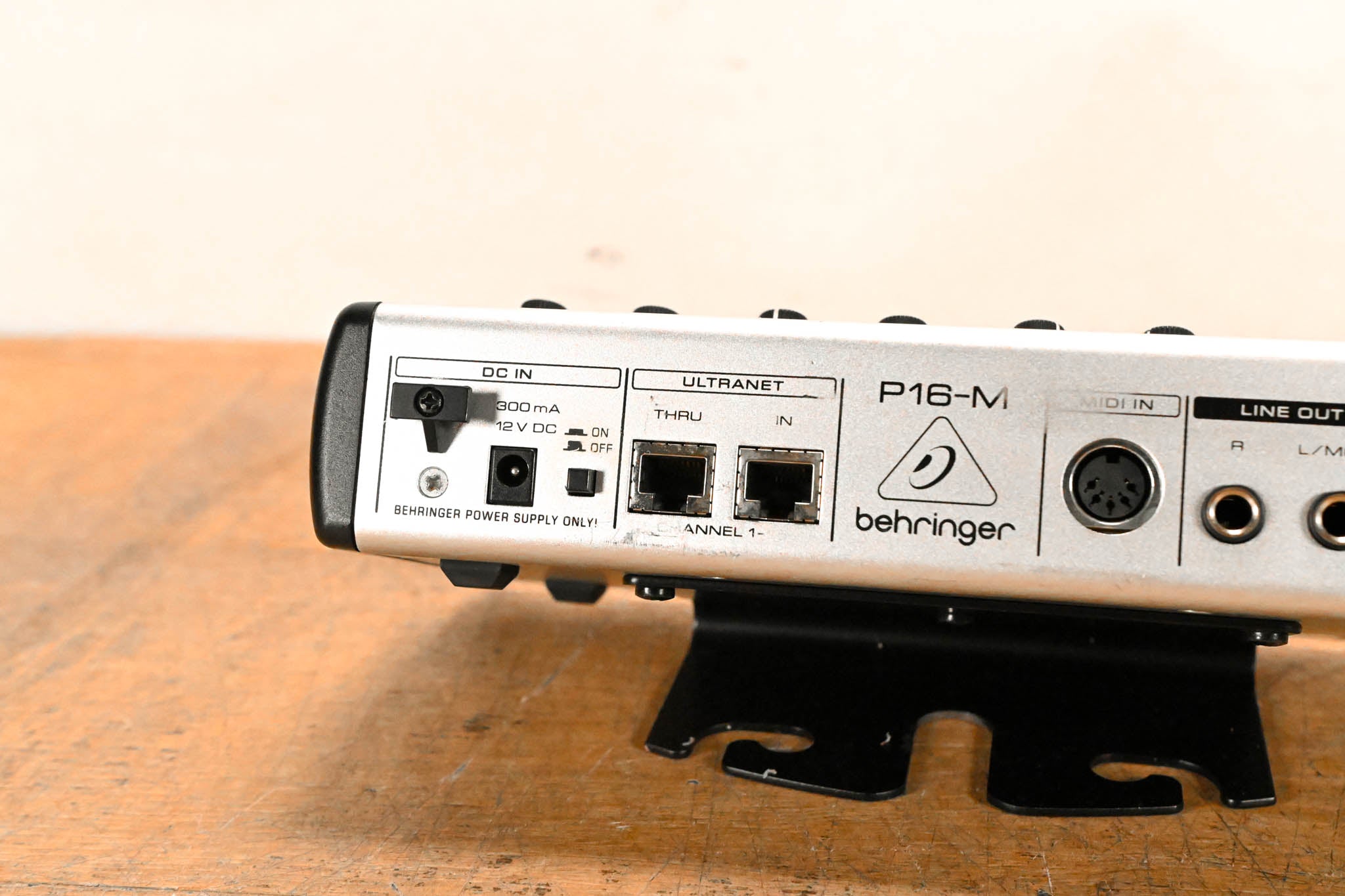Behringer Powerplay P16-M 16-Channel Digital Personal Mixer