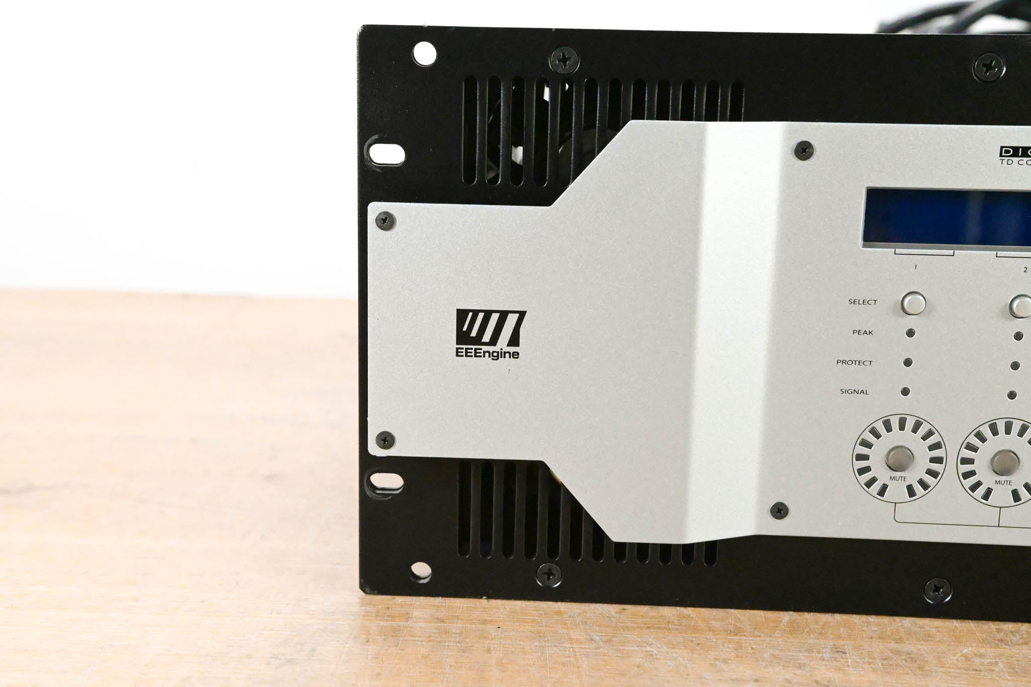 NEXO NXAMP4x4 4-Channel Power Amplifier and Loudspeaker Controller