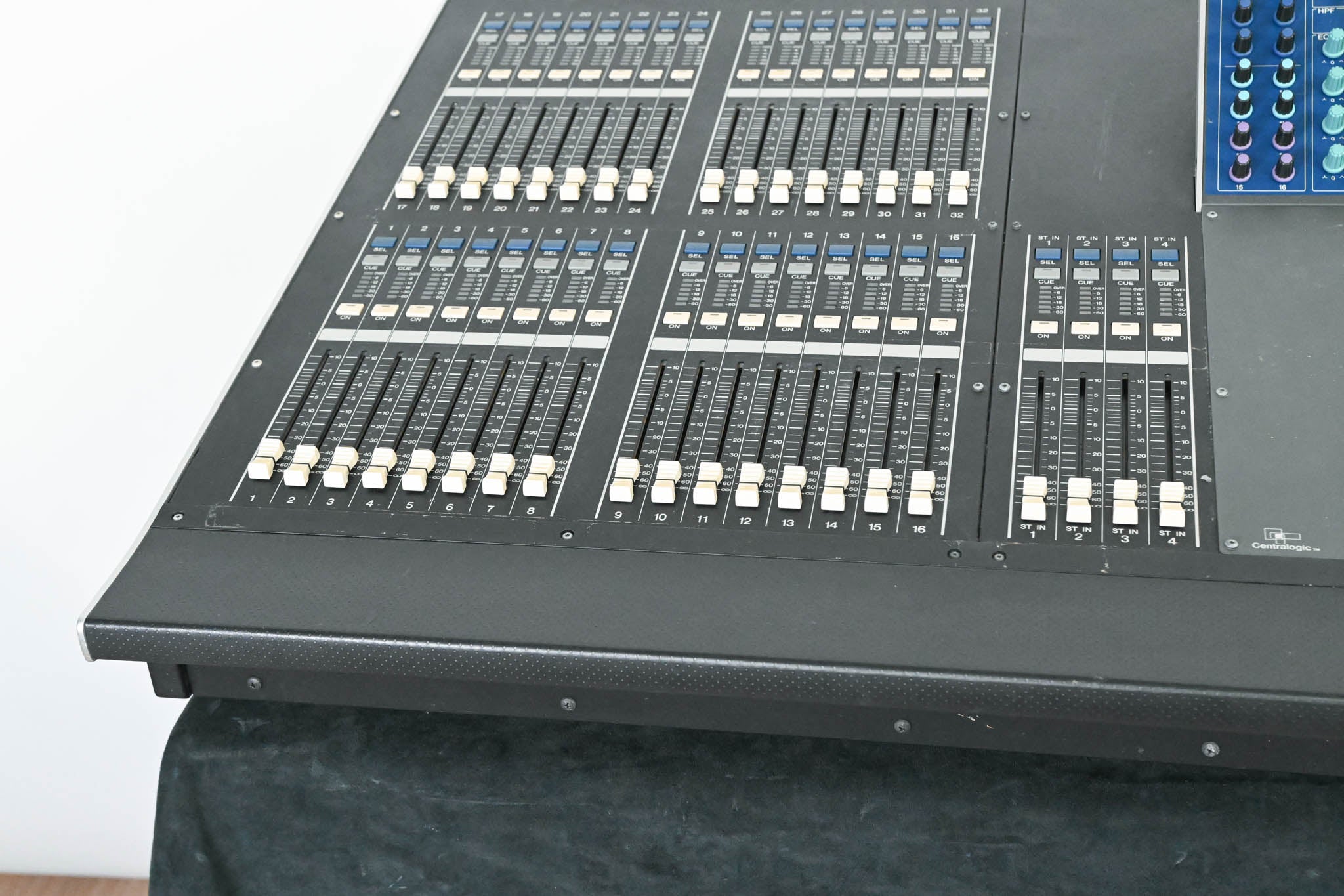 Yamaha M7CL-48 48-Channel Digital Audio Mixing Console