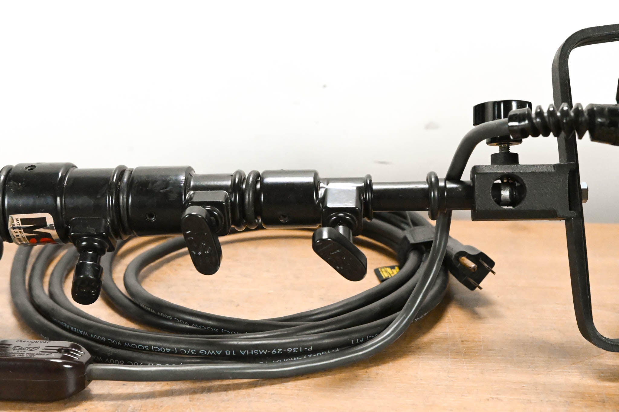 LTM Pepper 650W Fresnel Light