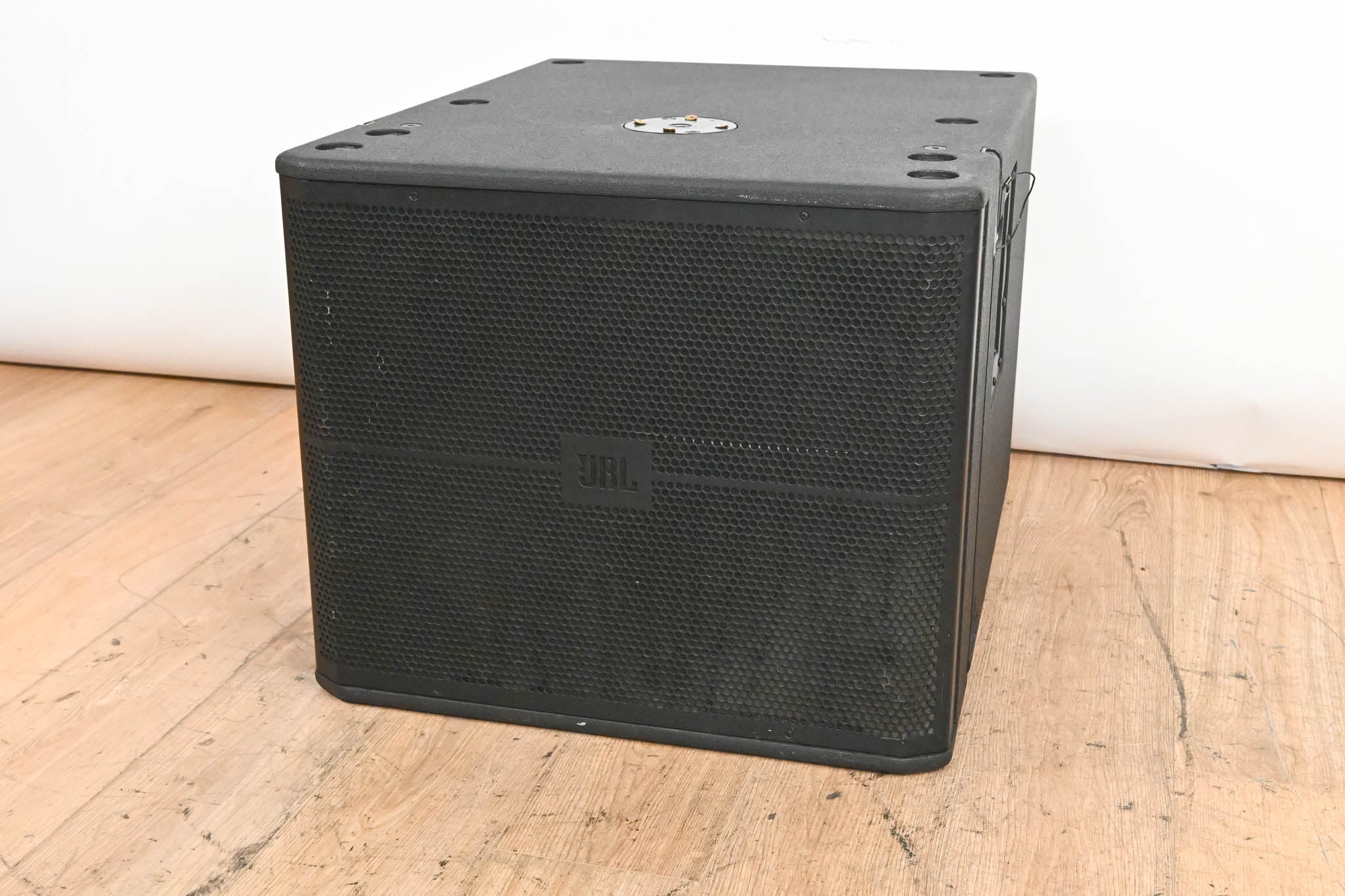 JBL VRX918SP 18-inch Powered Flyable Subwoofer