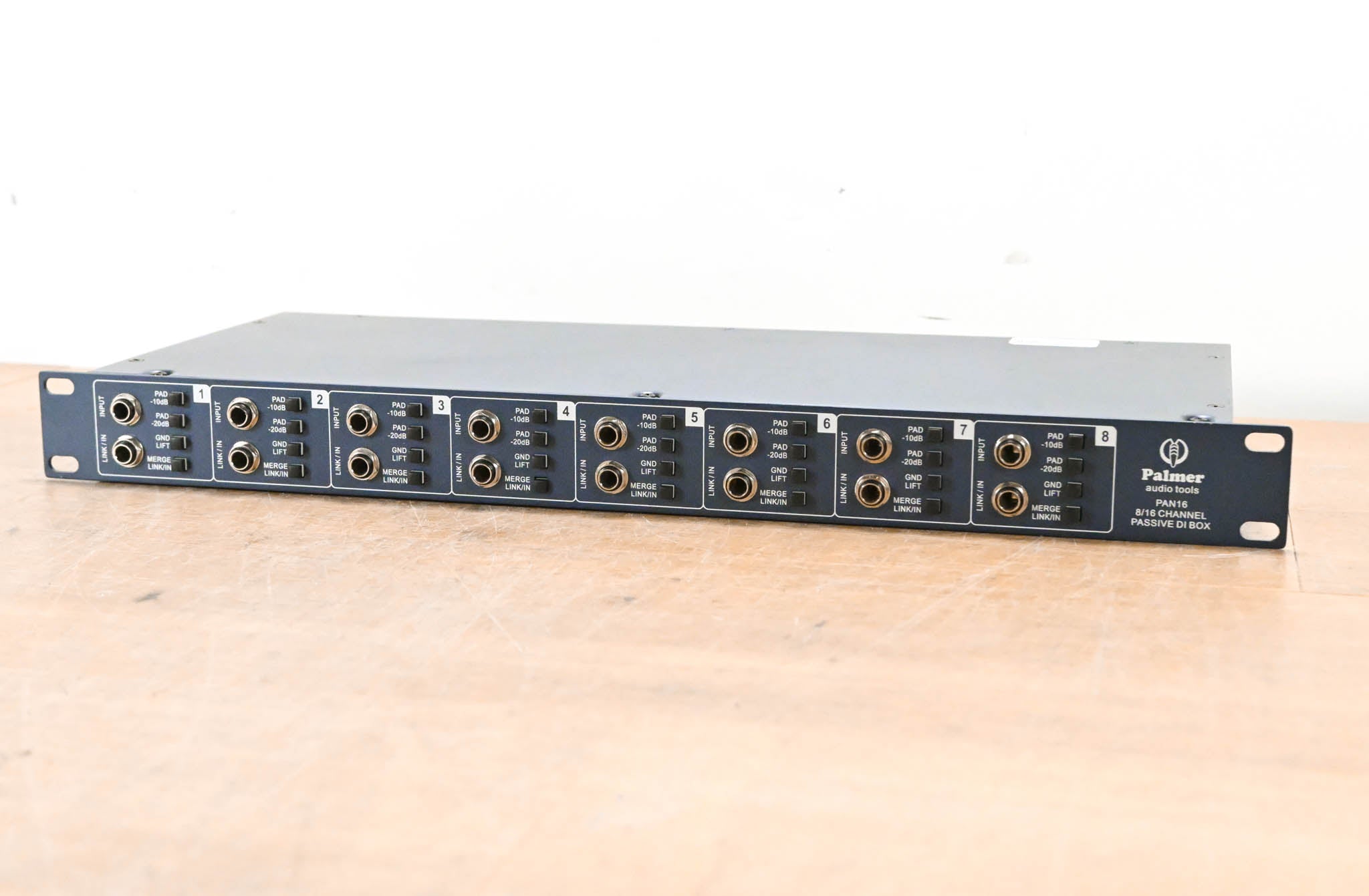 Palmer Pan 16 8/16 Channel Passive DI Box