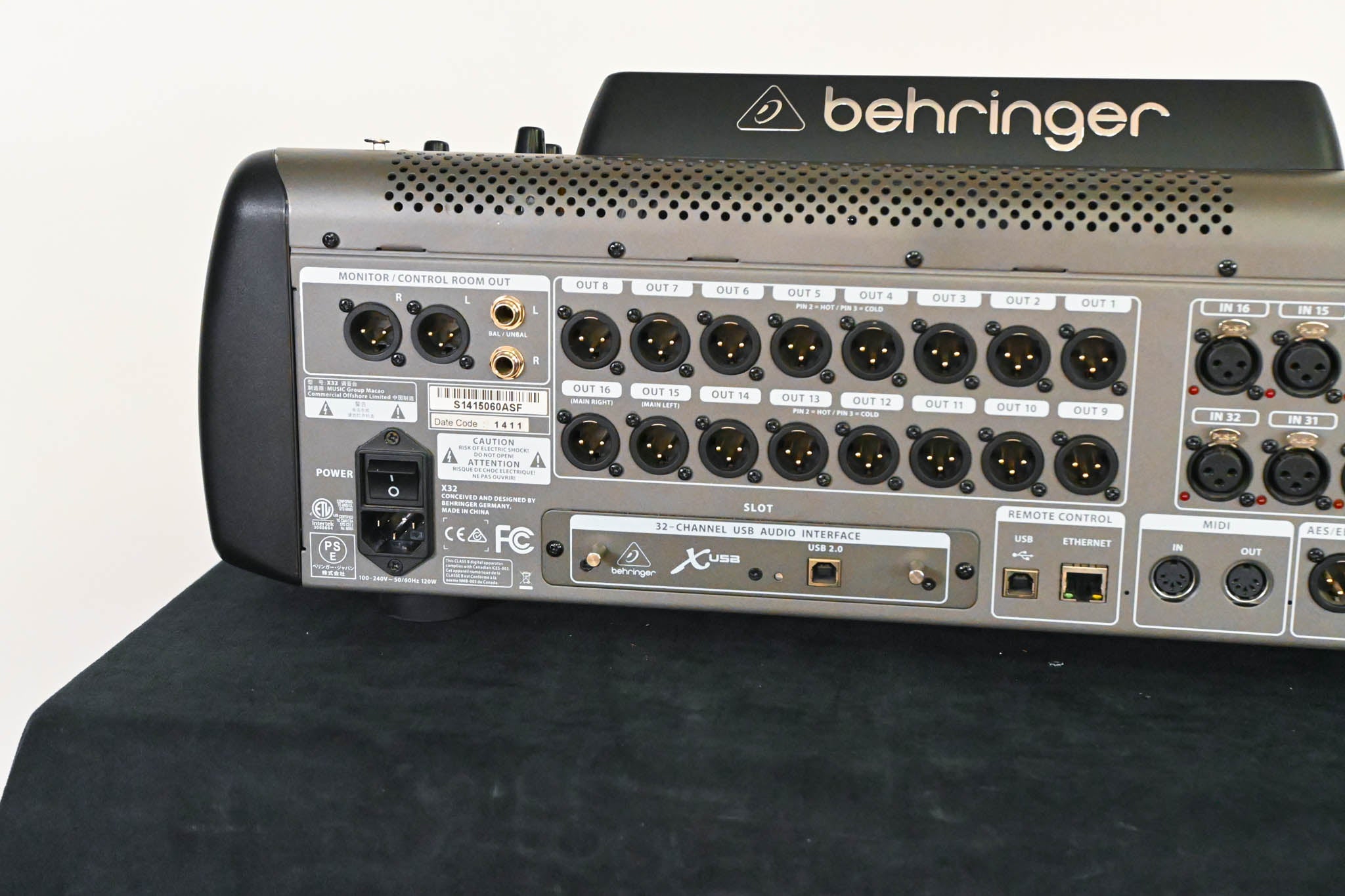 Behringer X32 40-Channel Digital Mixing Console