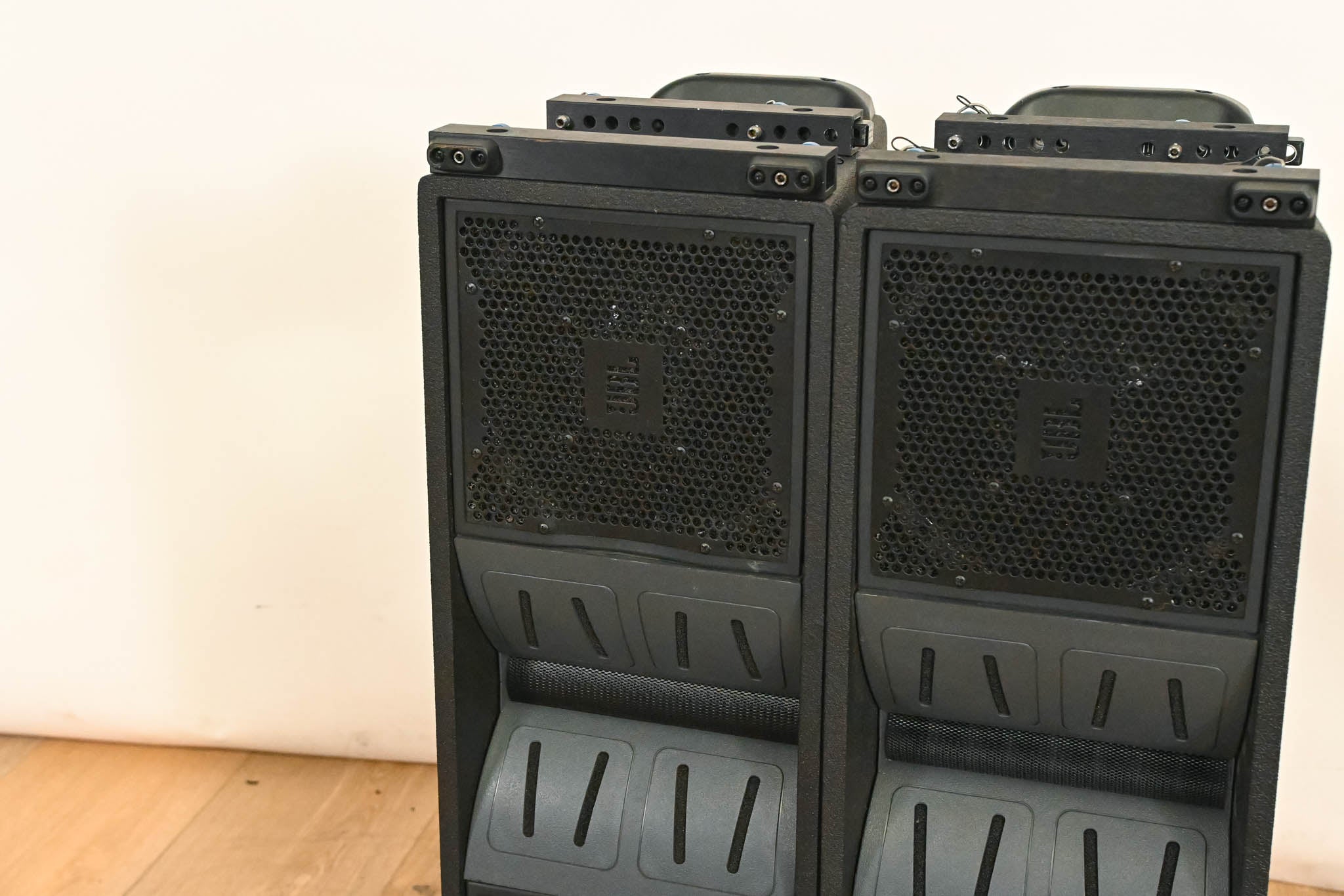 JBL VT4886 Dual 6.5" Passive Compact Line Array Loudspeakers (PAIR)