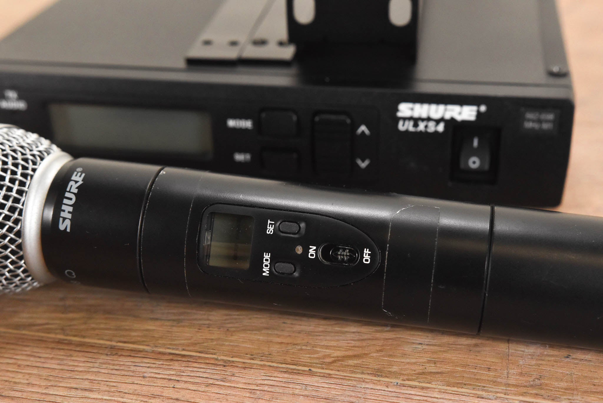 Shure ULXS24/58 Handheld Wireless System - M1 Band: 662-698 MHz