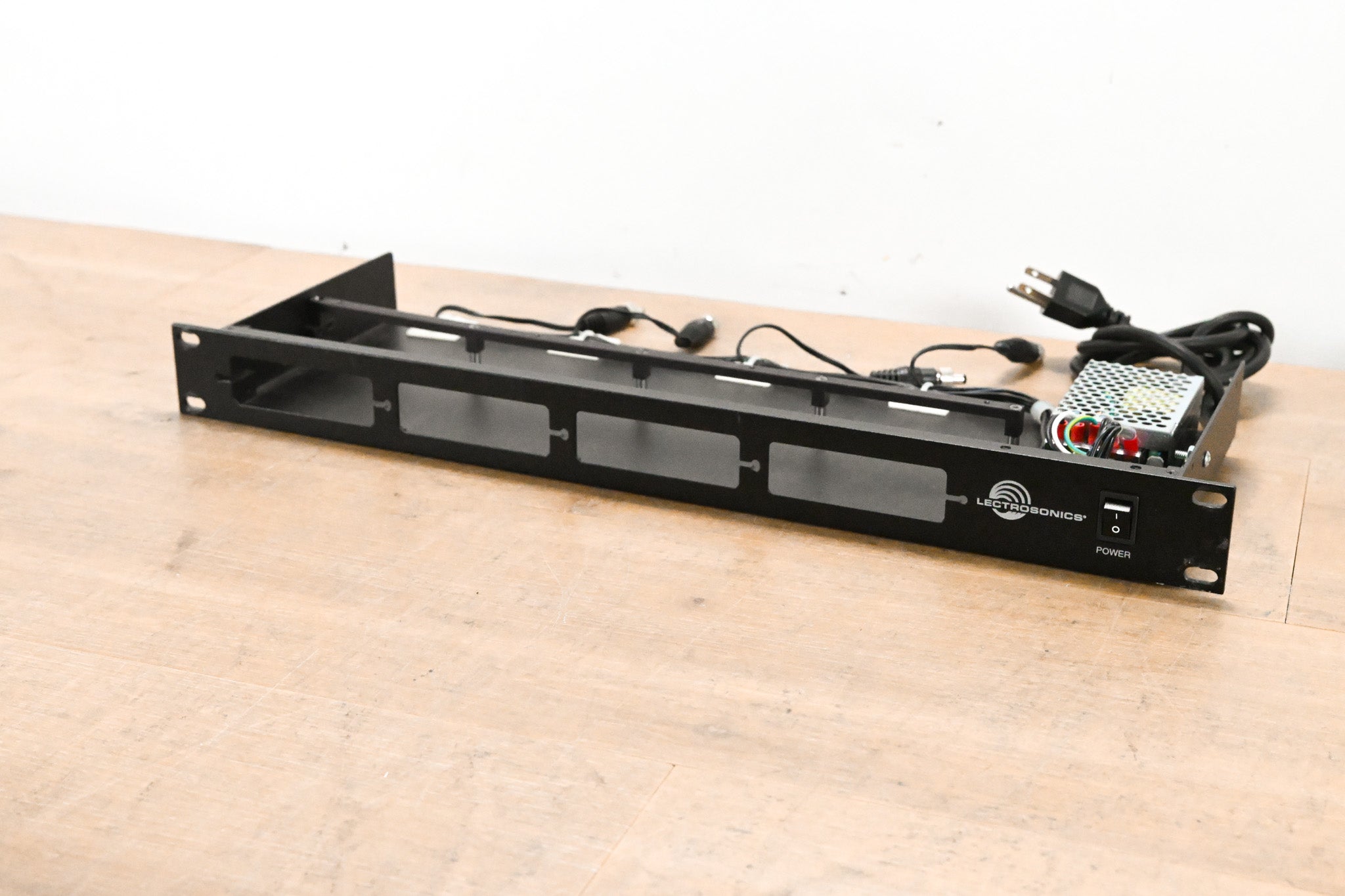 Lectrosonics RMP195 Four Bay Rackmount w/ Mean Well RS-25-15 PSU