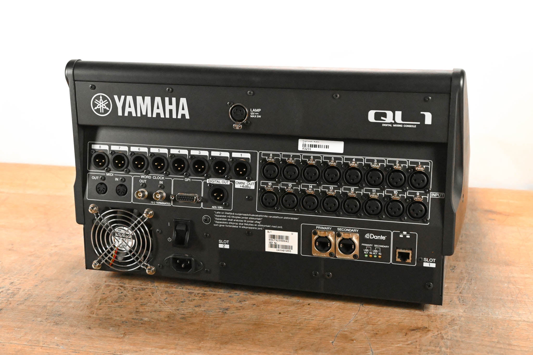 Yamaha QL1 16-Input / 8-Output Digital Mixing Console