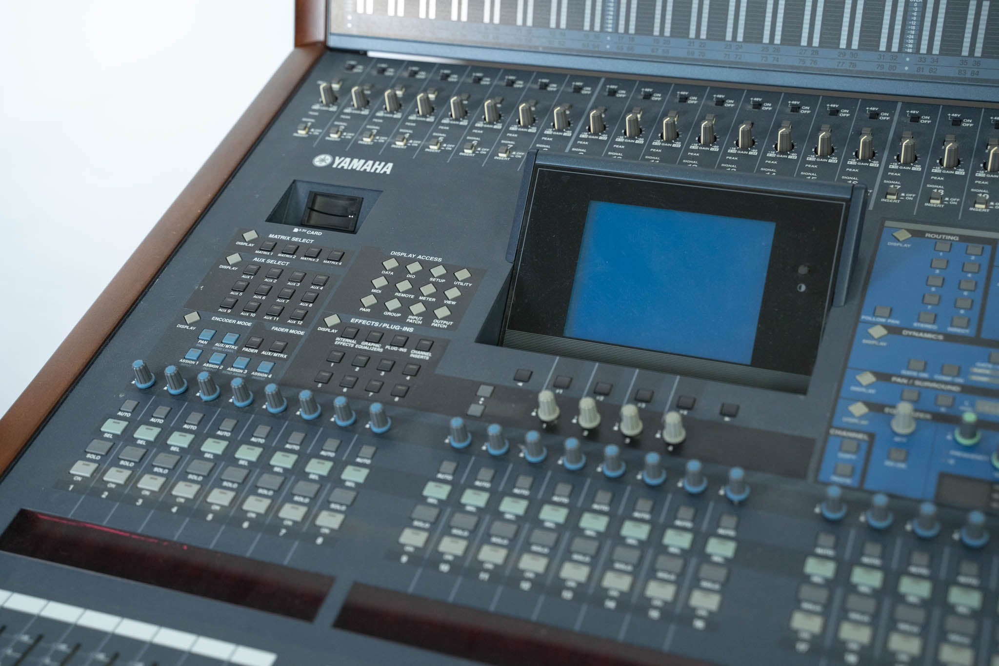 Yamaha DM2000 24-Channel Digital Audio Mixing Console