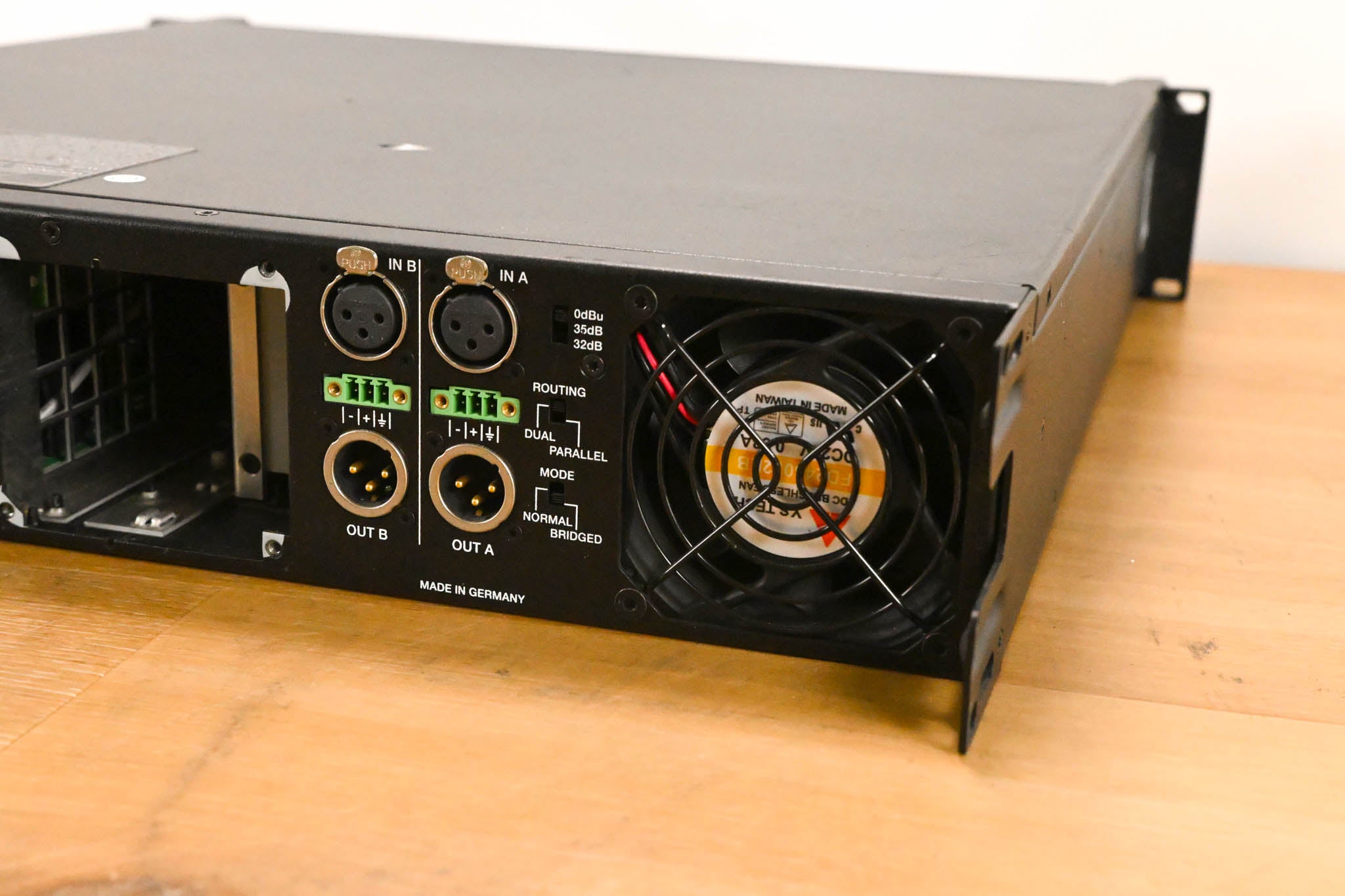 Electro-Voice (EV) TG-7 Tour-Grade Stereo Power Amplifier