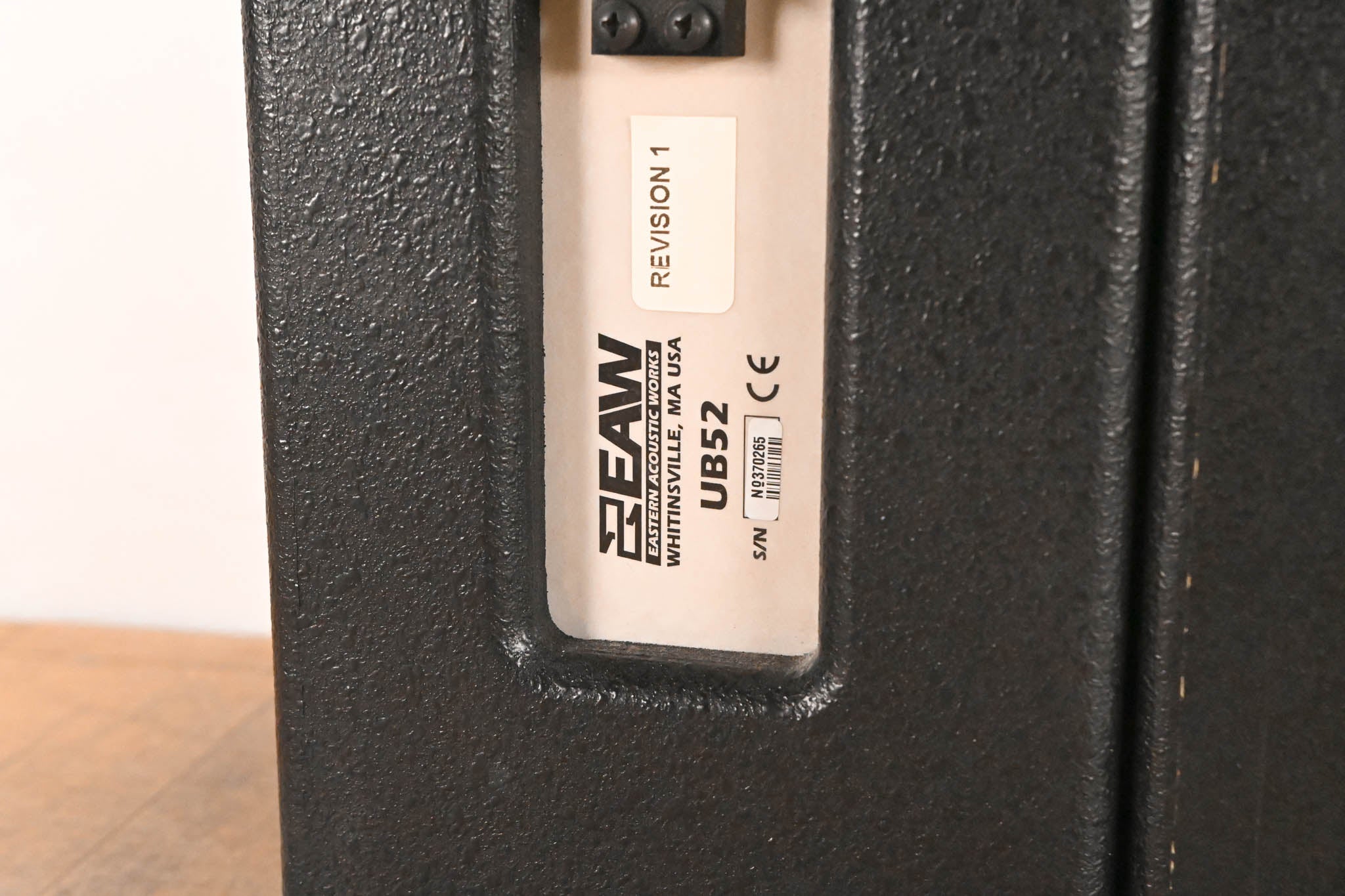 EAW UB52 Two-Way Full-Range Loudspeaker (PAIR)