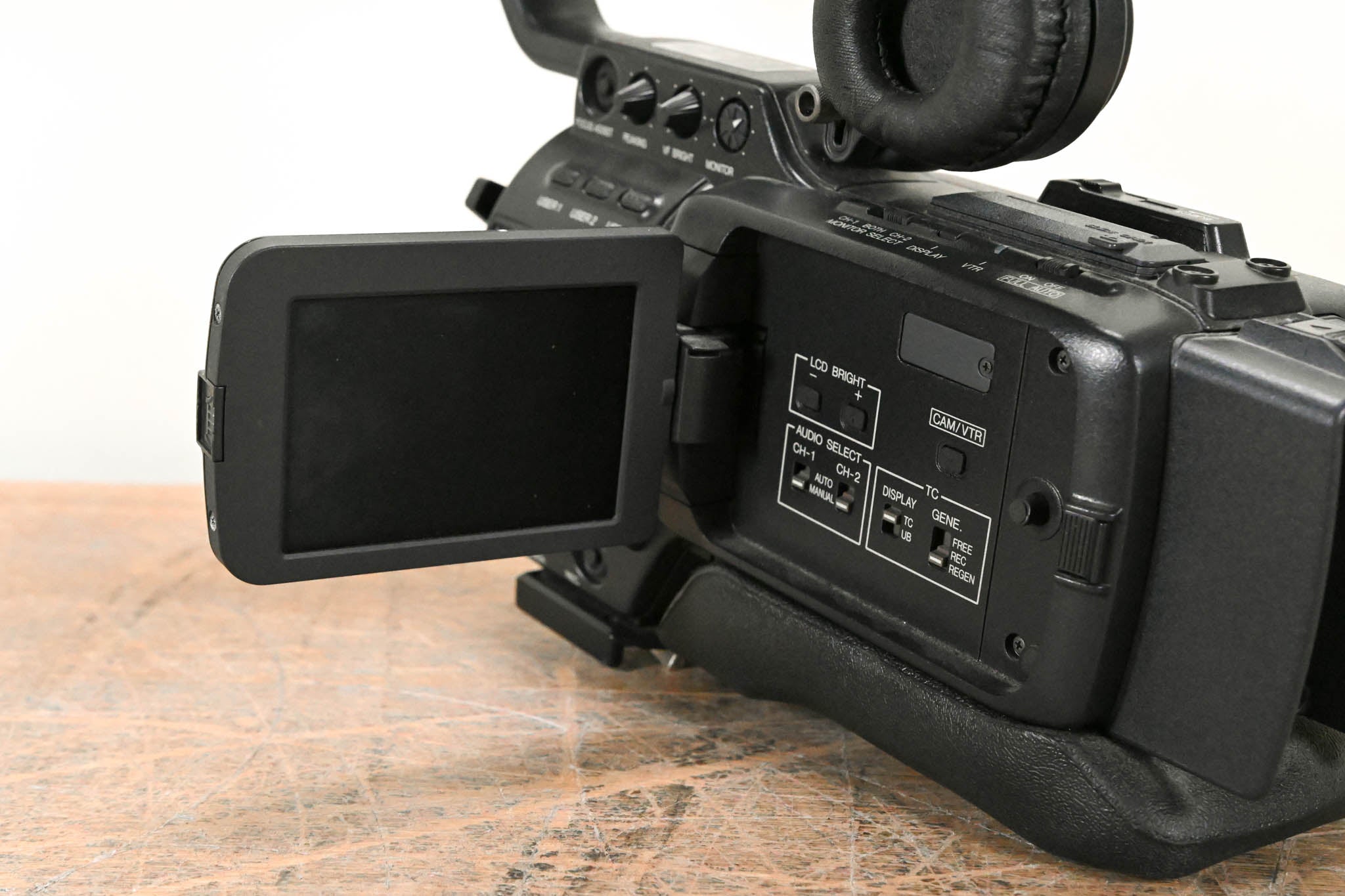 JVC GY-HD110U 1/3" 3-CCD Professional HDV Camcorder