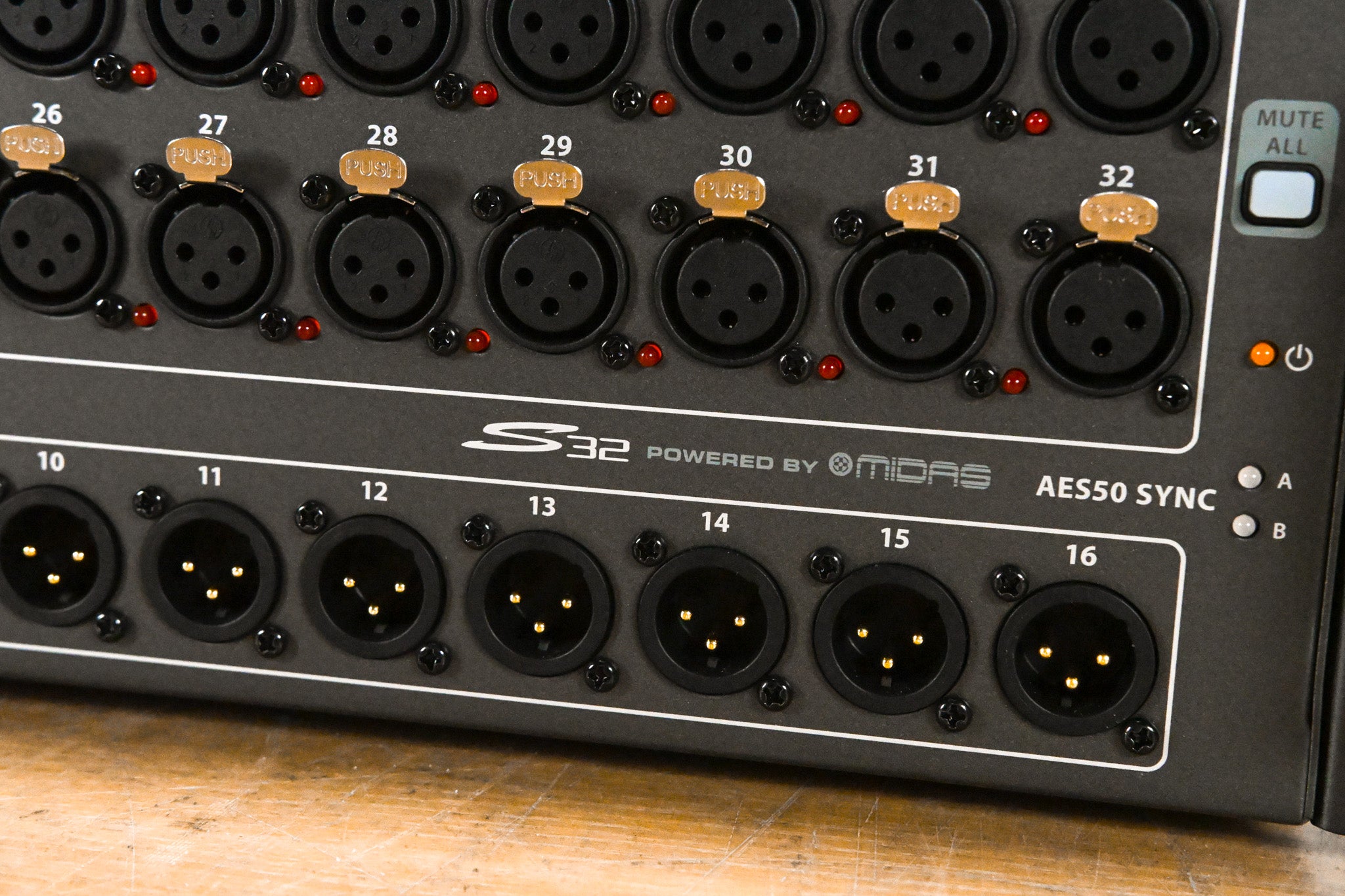 Behringer S32 32 x 16 Digital Stage Box