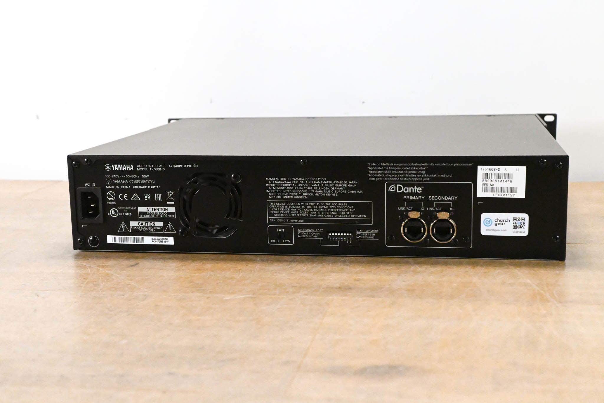 Yamaha Tio1608-D 16-Input/8-Output Dante Stagebox for TF Series Mixers