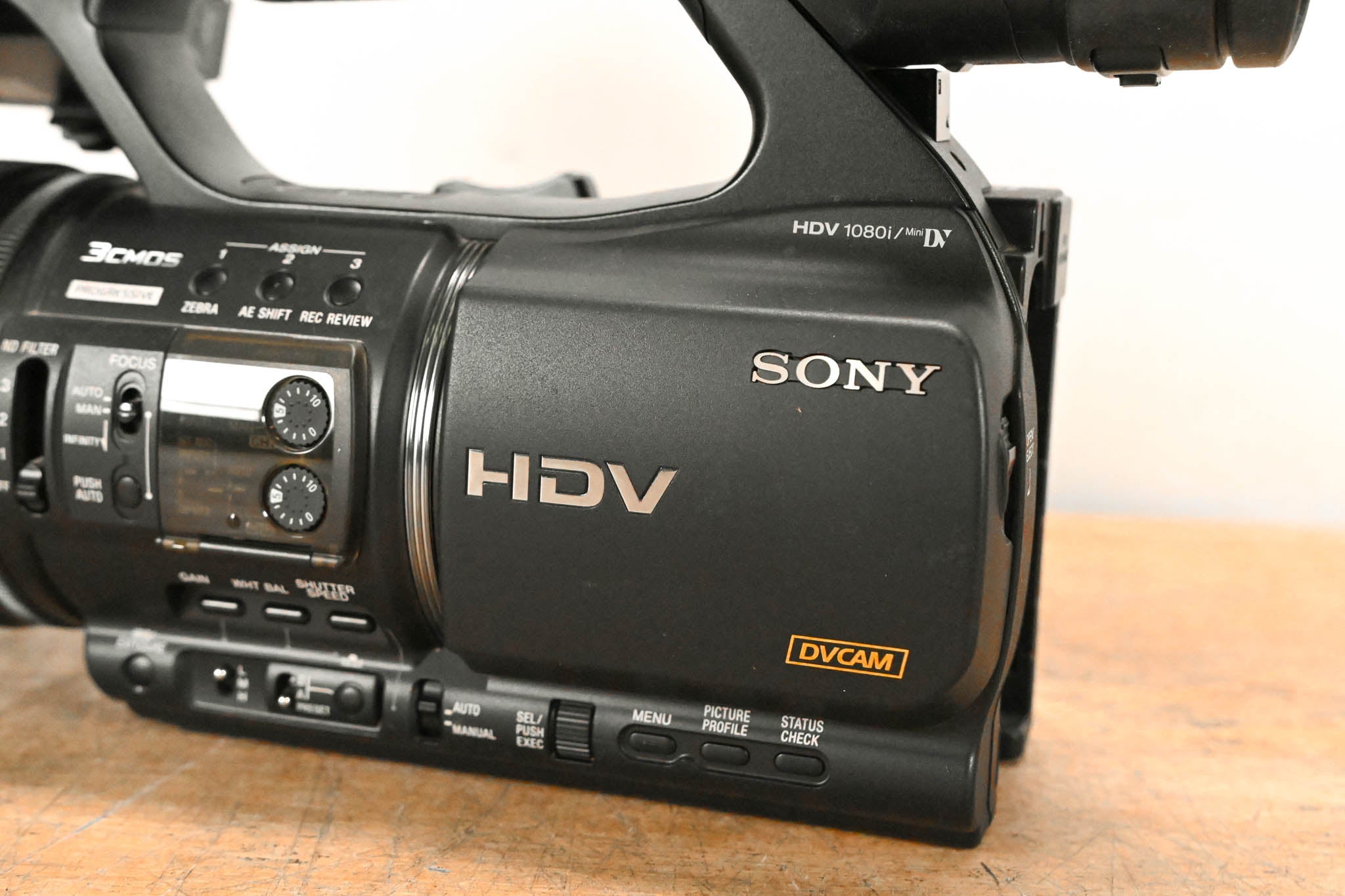Sony HVR-Z5U Professional 1/3" 3-CMOS HDV Camcorder
