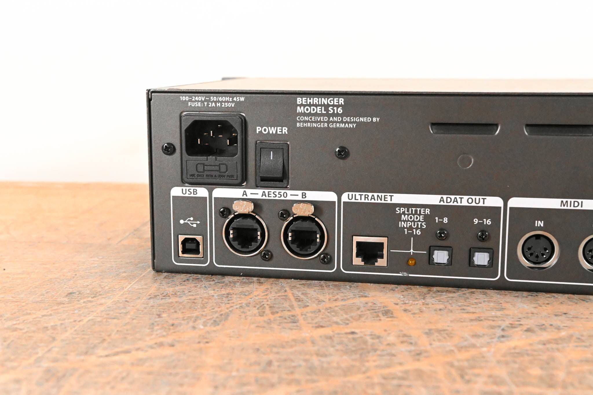 Behringer S16 16 x 8 Digital Stage Box