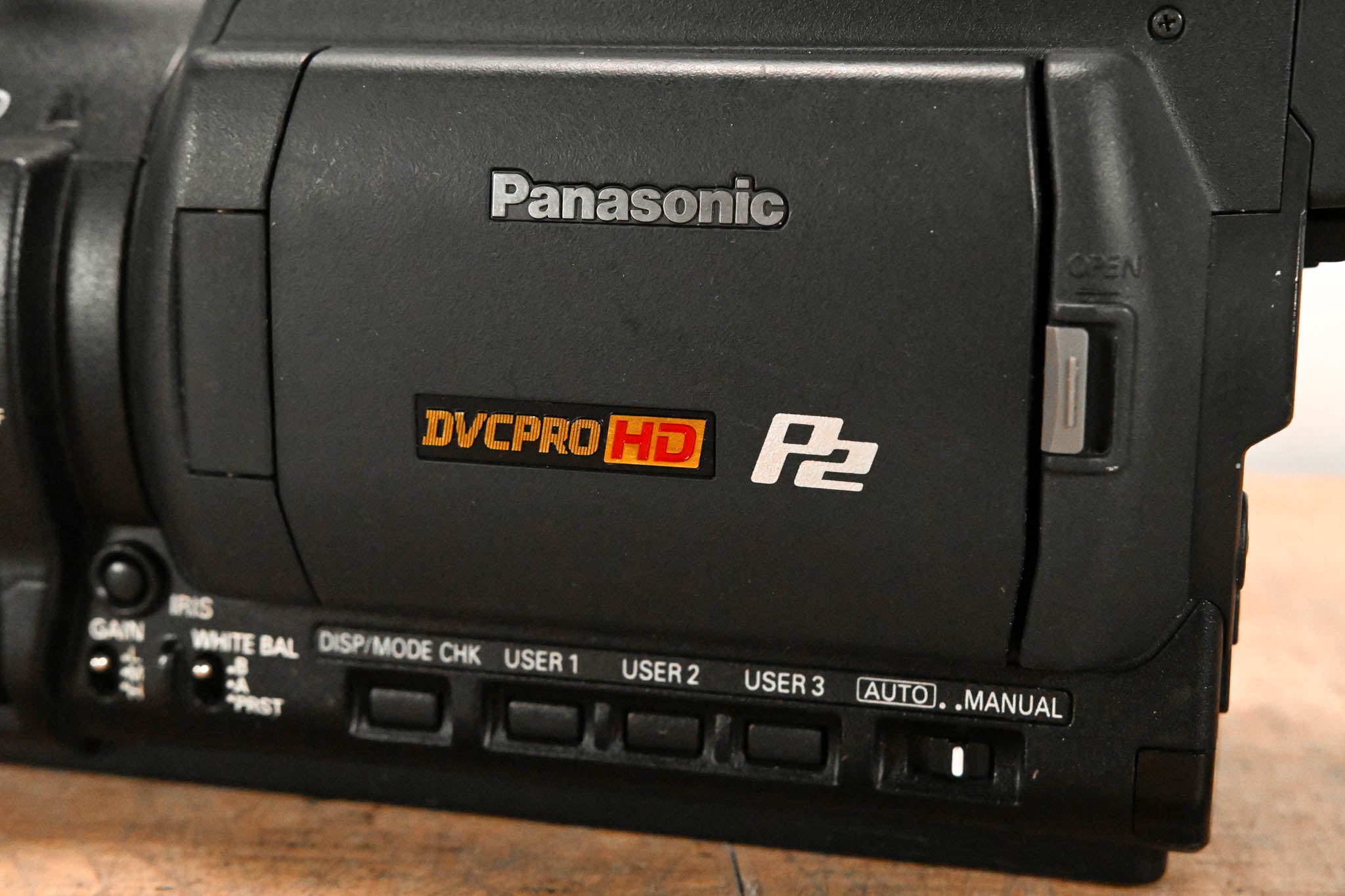 Panasonic AG-HVX200 3-CCD P2/DVCPRO HD Camcorder