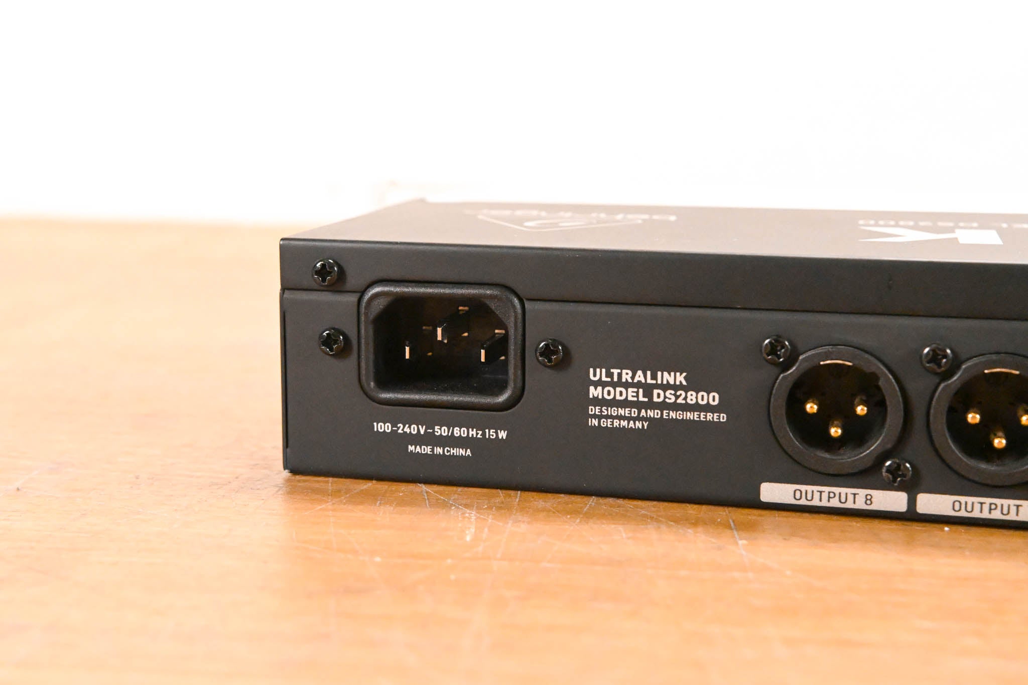 Behringer ULTRALINK DS2800 2-Input 8-Output Distribution Splitter