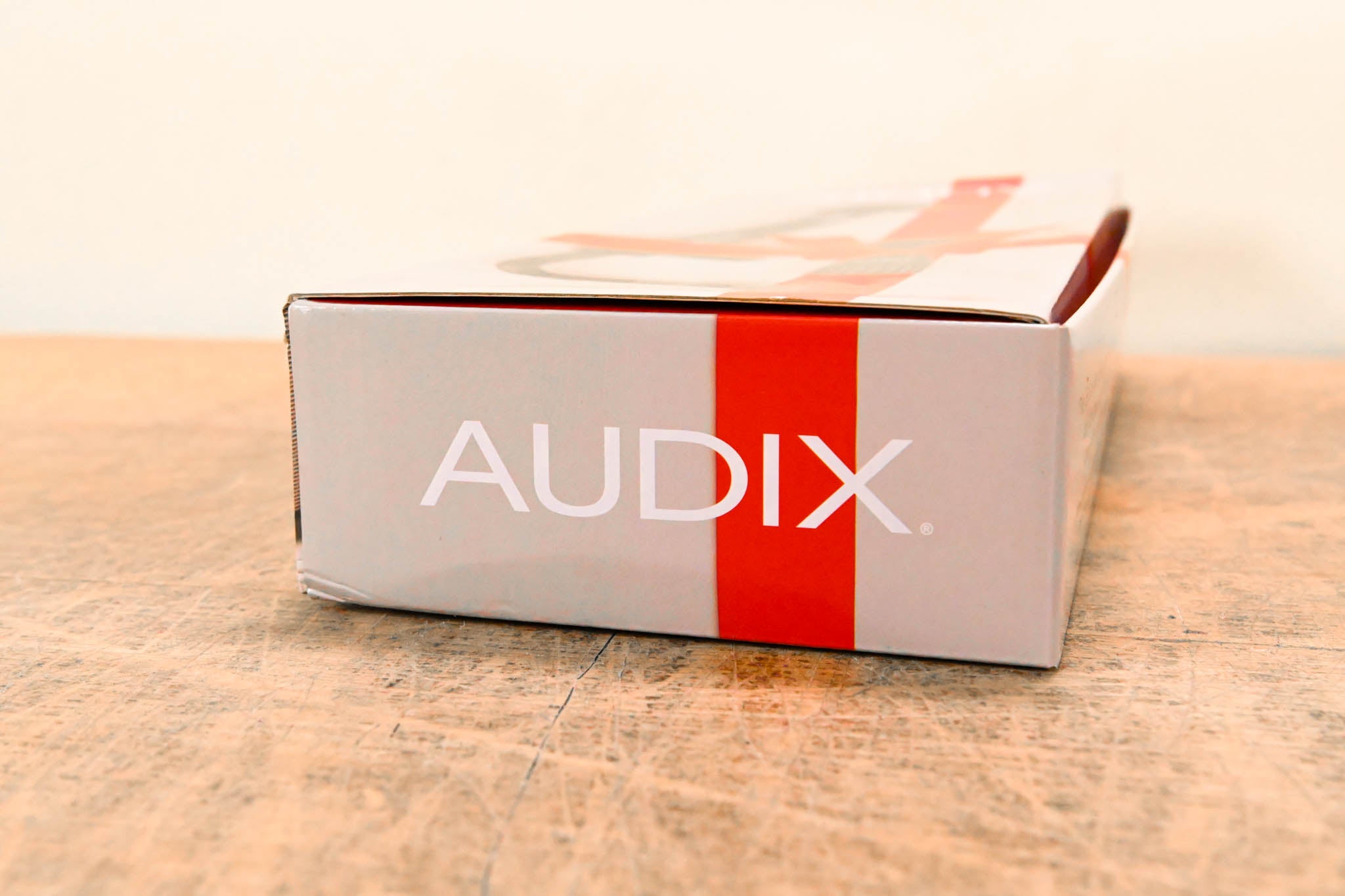 Audix i5 Cardioid Dynamic Instrument Microphone w/ CabGrabber Mic Clamp