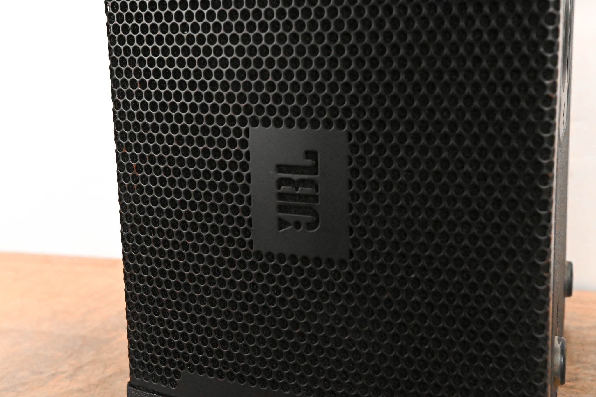 JBL VRX928LA 8" Two-Way Line Array Loudspeaker System