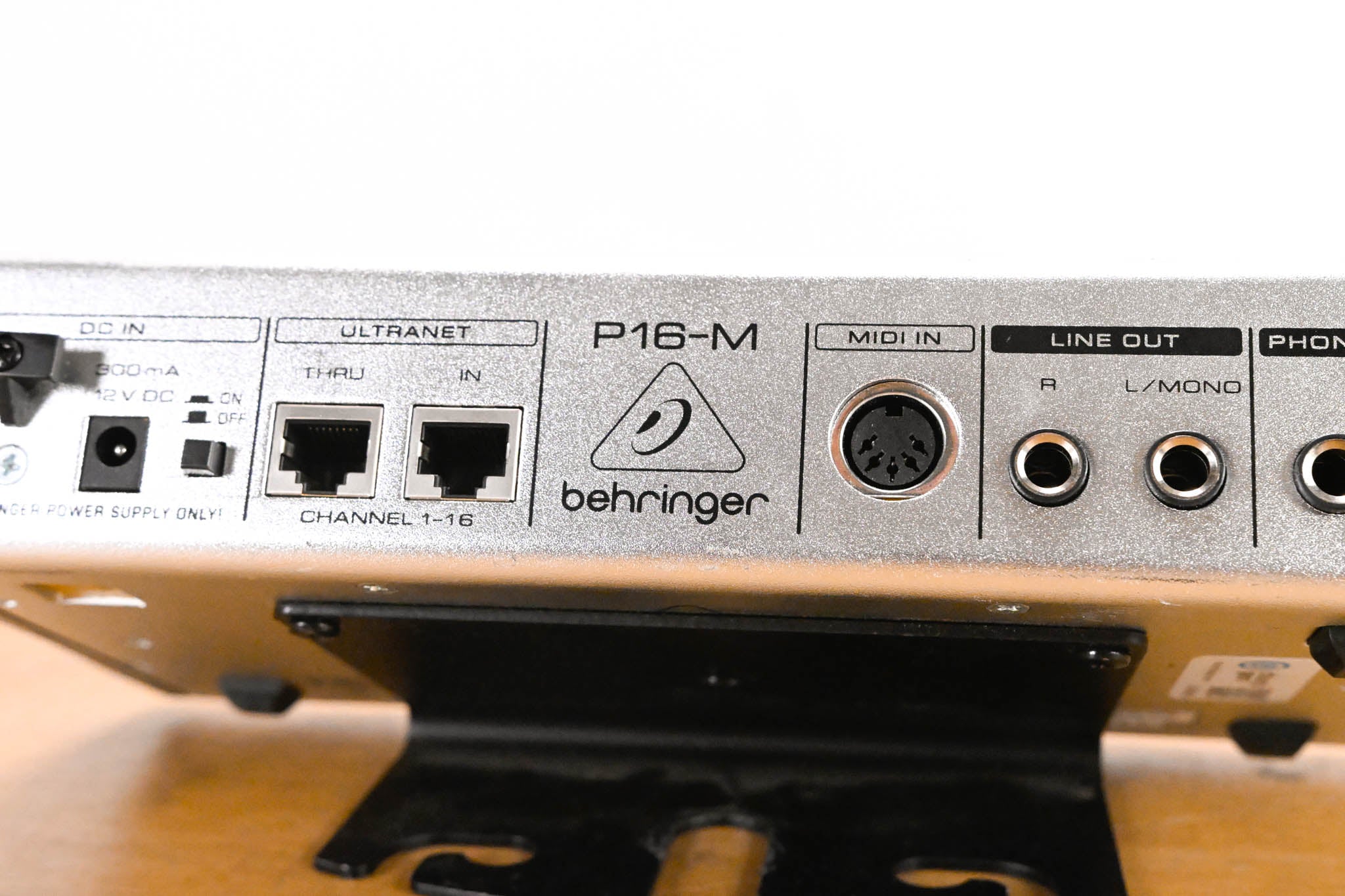 Behringer Powerplay P16-M 16-Channel Digital Personal Mixer