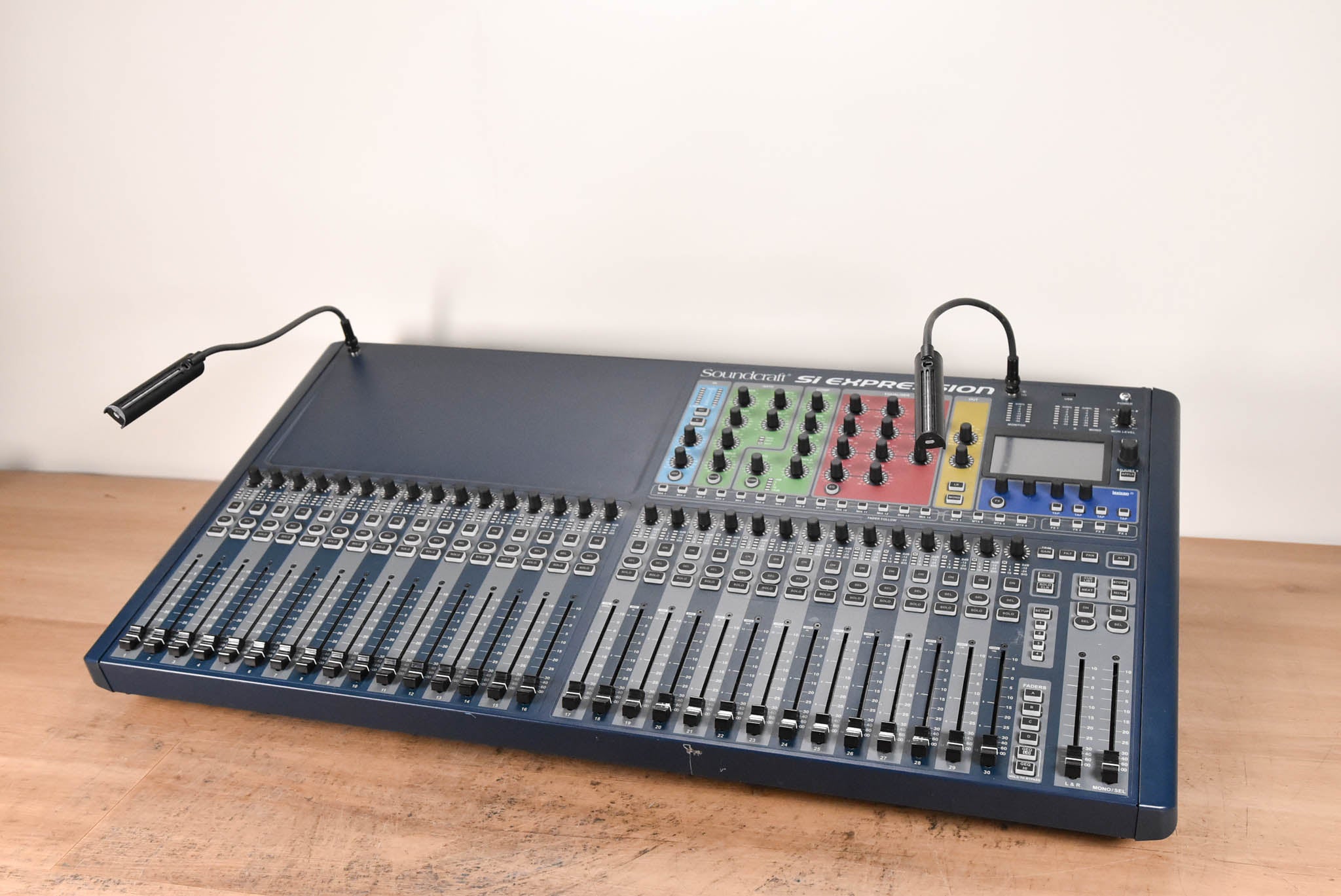 Soundcraft Si Expression 3 32-Channel Digital Mixer