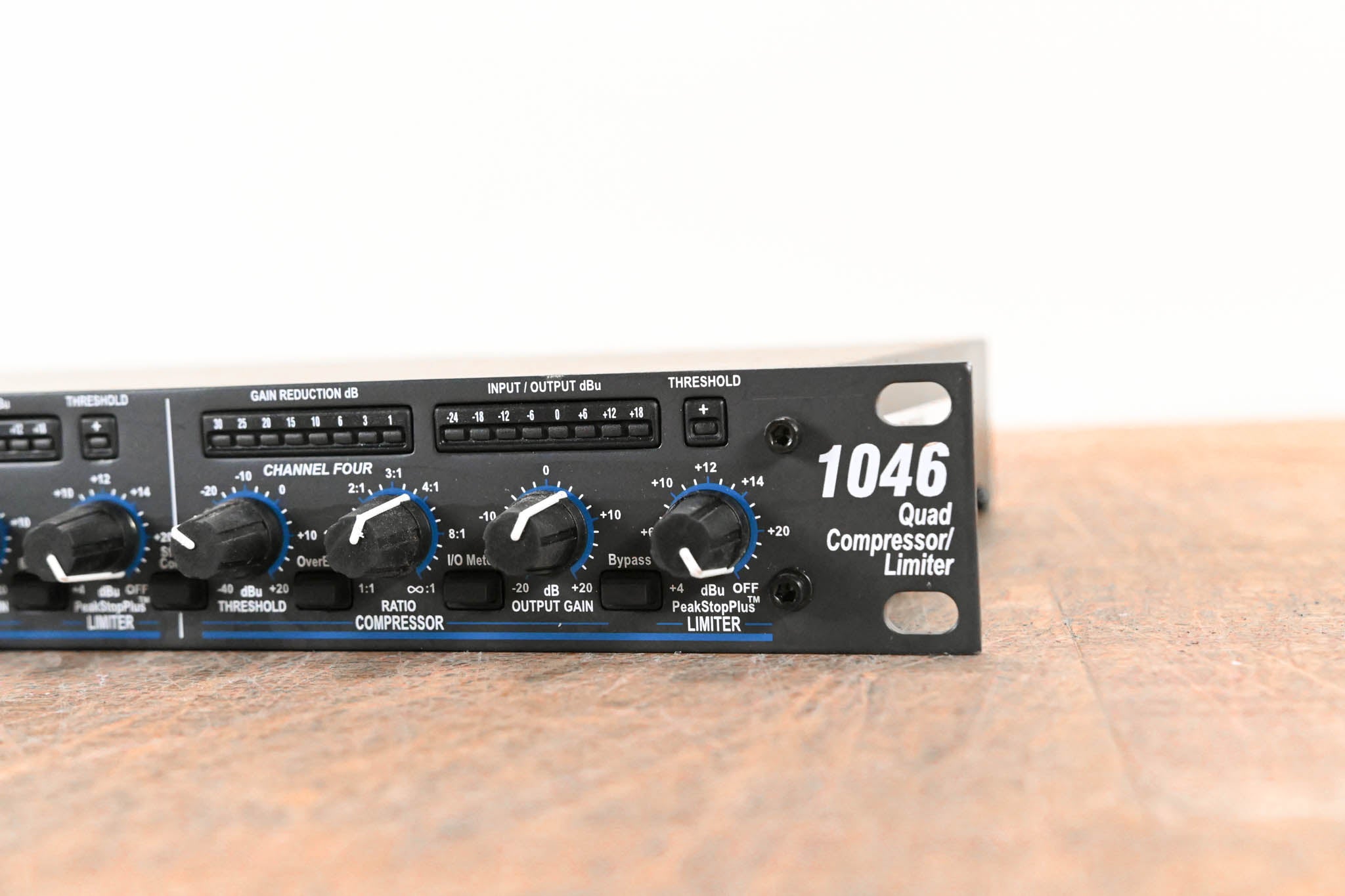 dbx 1046 Quad Compressor/Limiter