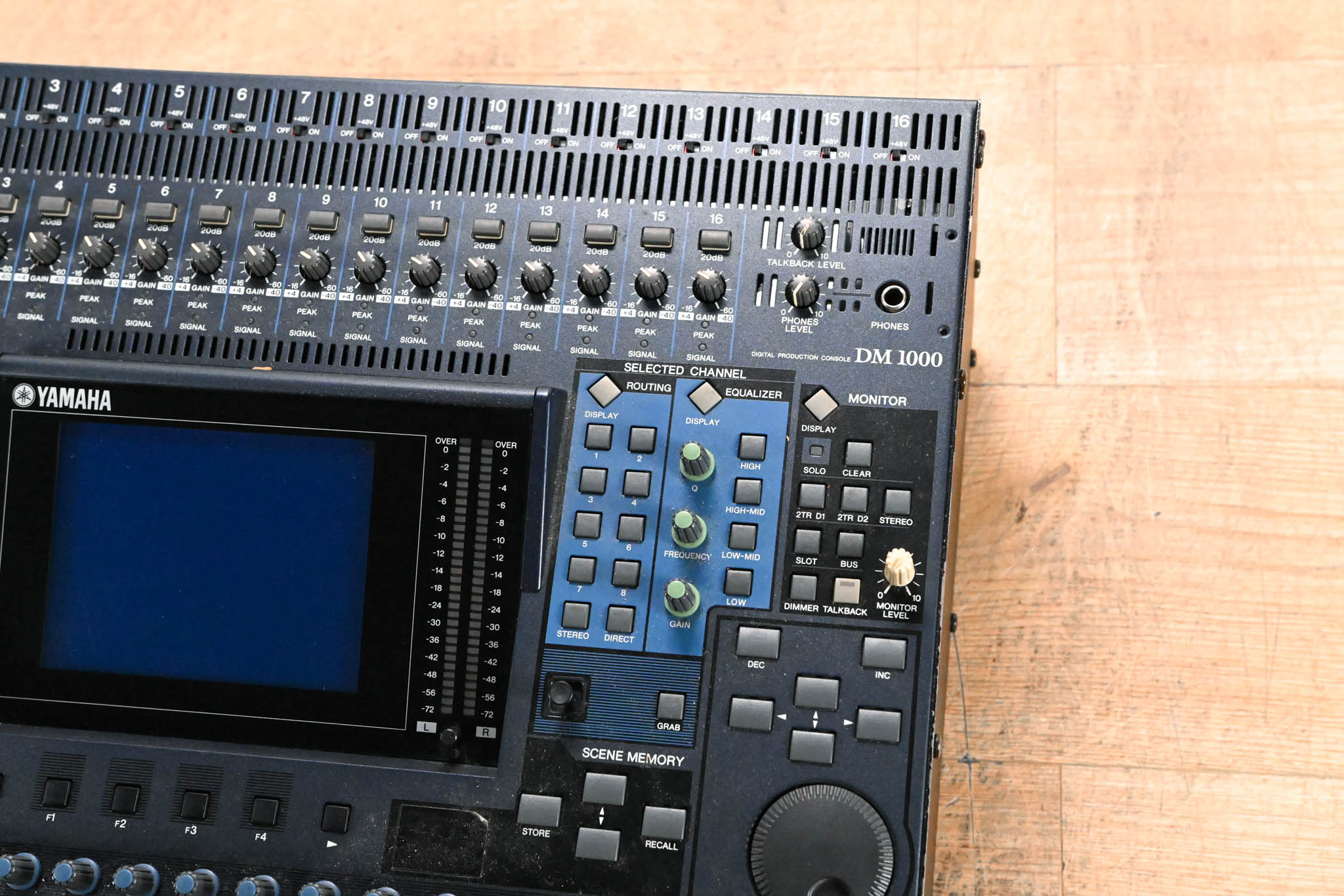 Yamaha DM1000 48-Channel Digital Audio Mixing Console