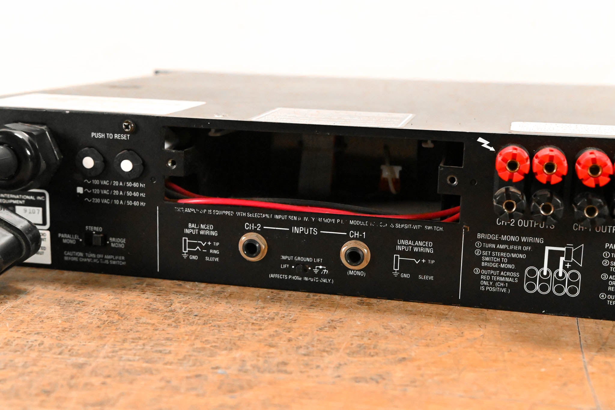 Crown Macro-Tech 3600VZ 2-Channel Power Amplifier