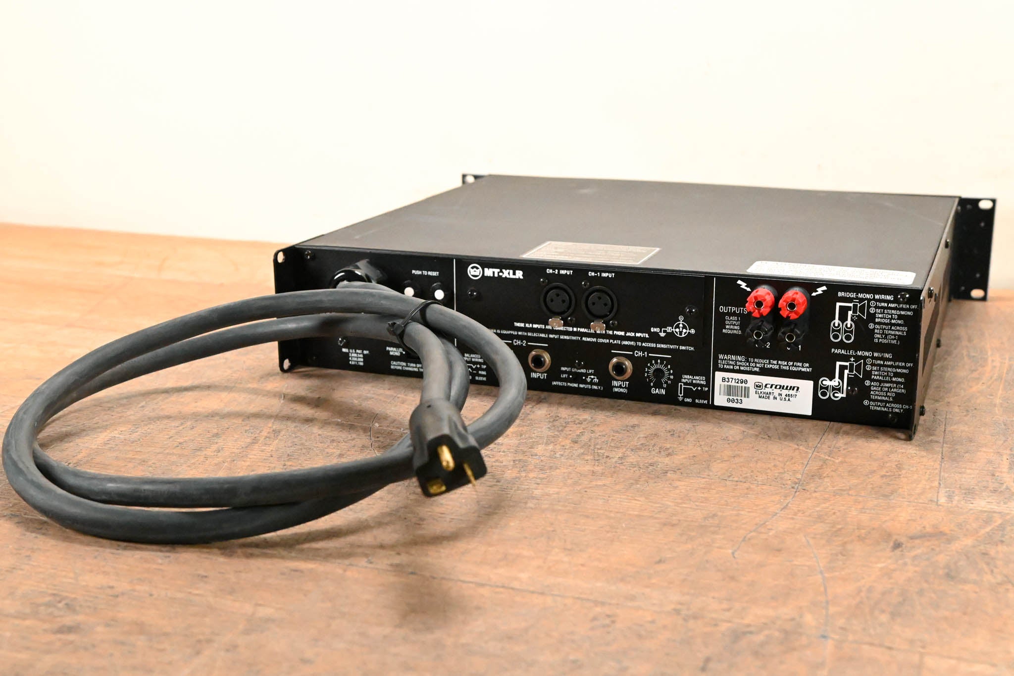 Crown Micro-Tech 2400 2-Channel Power Amplifier