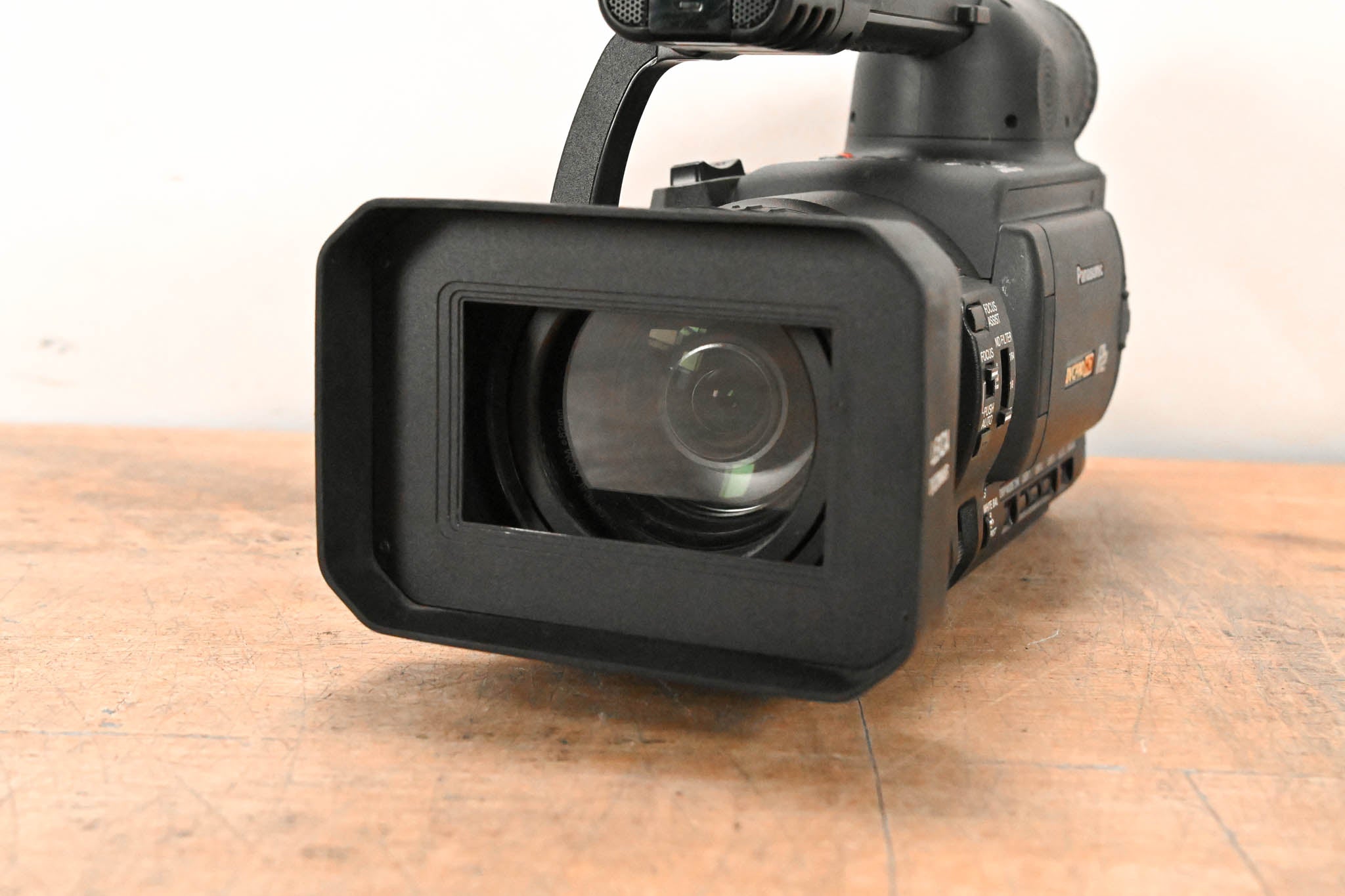 Panasonic AG-HVX200 3-CCD P2/DVCPRO HD Camcorder