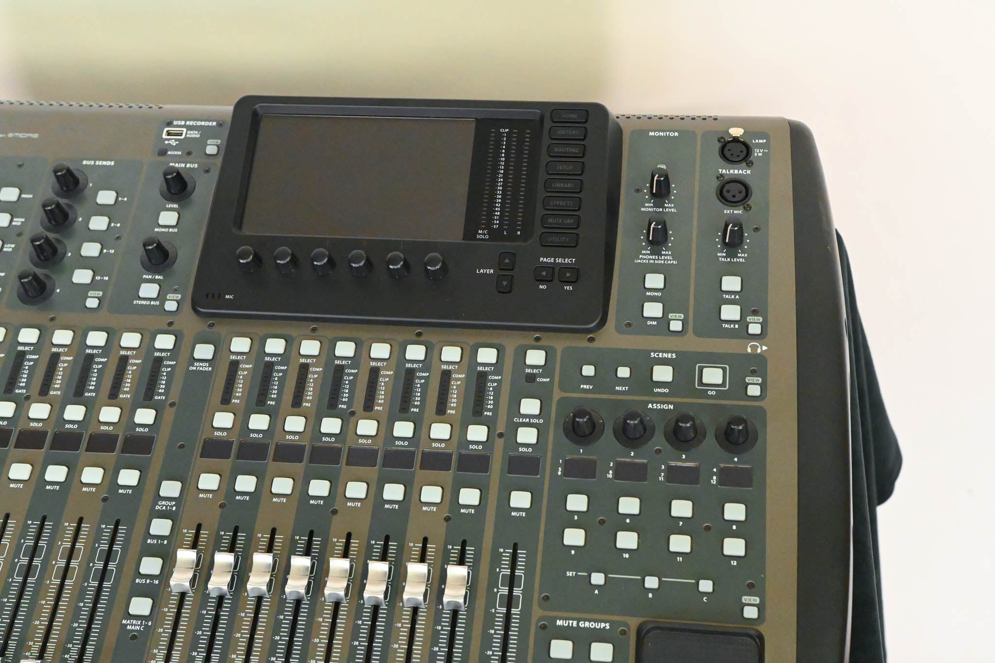 Behringer X32 40-Channel Digital Mixing Console